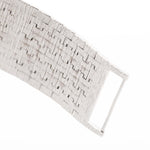 صورة مقرّبة لساعة بياجيه بروتوكول 9133 بارك عيار 18 قيراط من السبعينيات. مقاس 23 مم من الذهب الأبيض عيار 18 قيراطاً مع حركة تعبئة يدوية وميناء أصلي بطلاء لحاء وسوار مدمج.