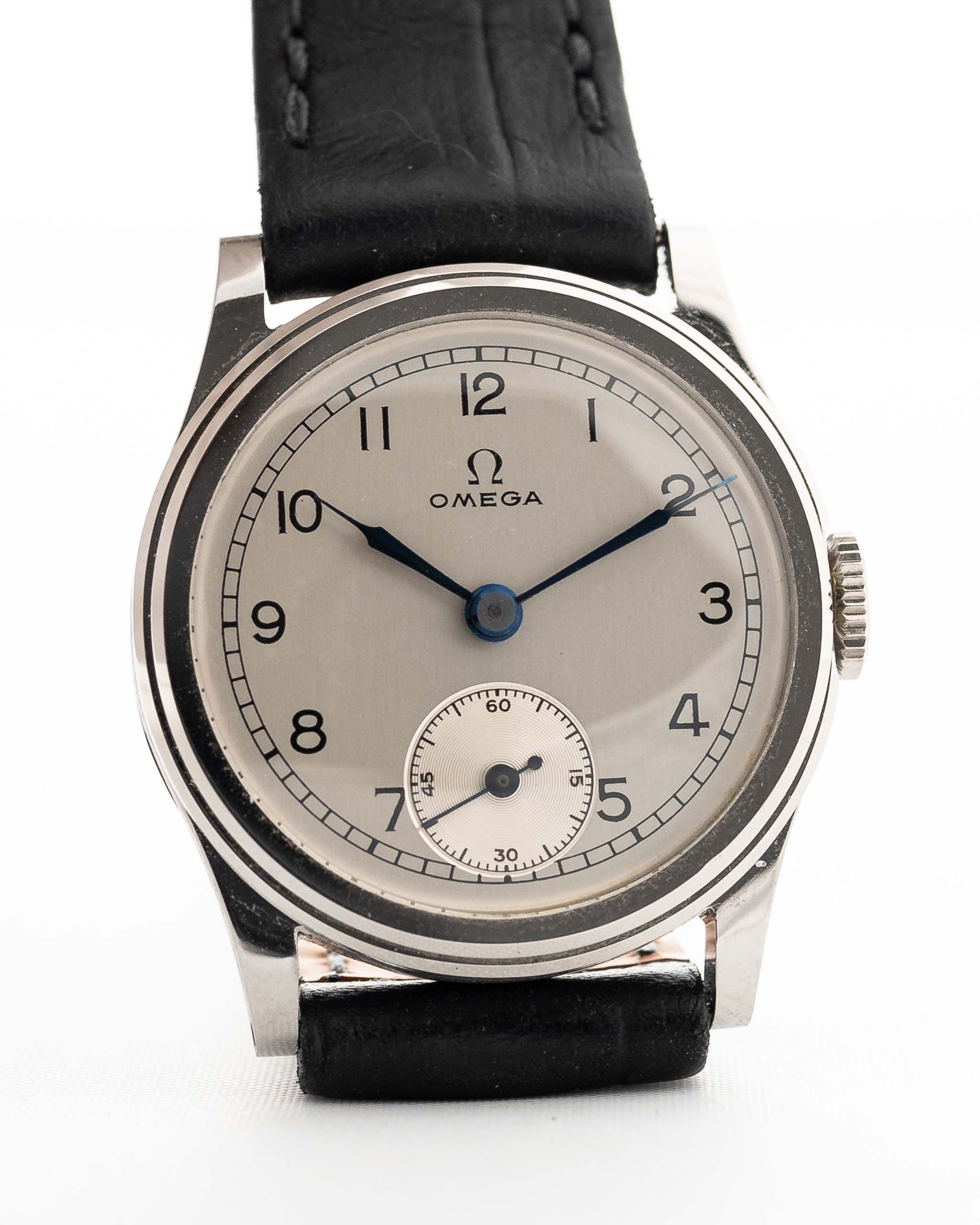 Omega Sub Second Syringe Silver 1939. 28.5mm with Stainless Steel Case, Manual wind movement, Original silver dial and Leather Strap.