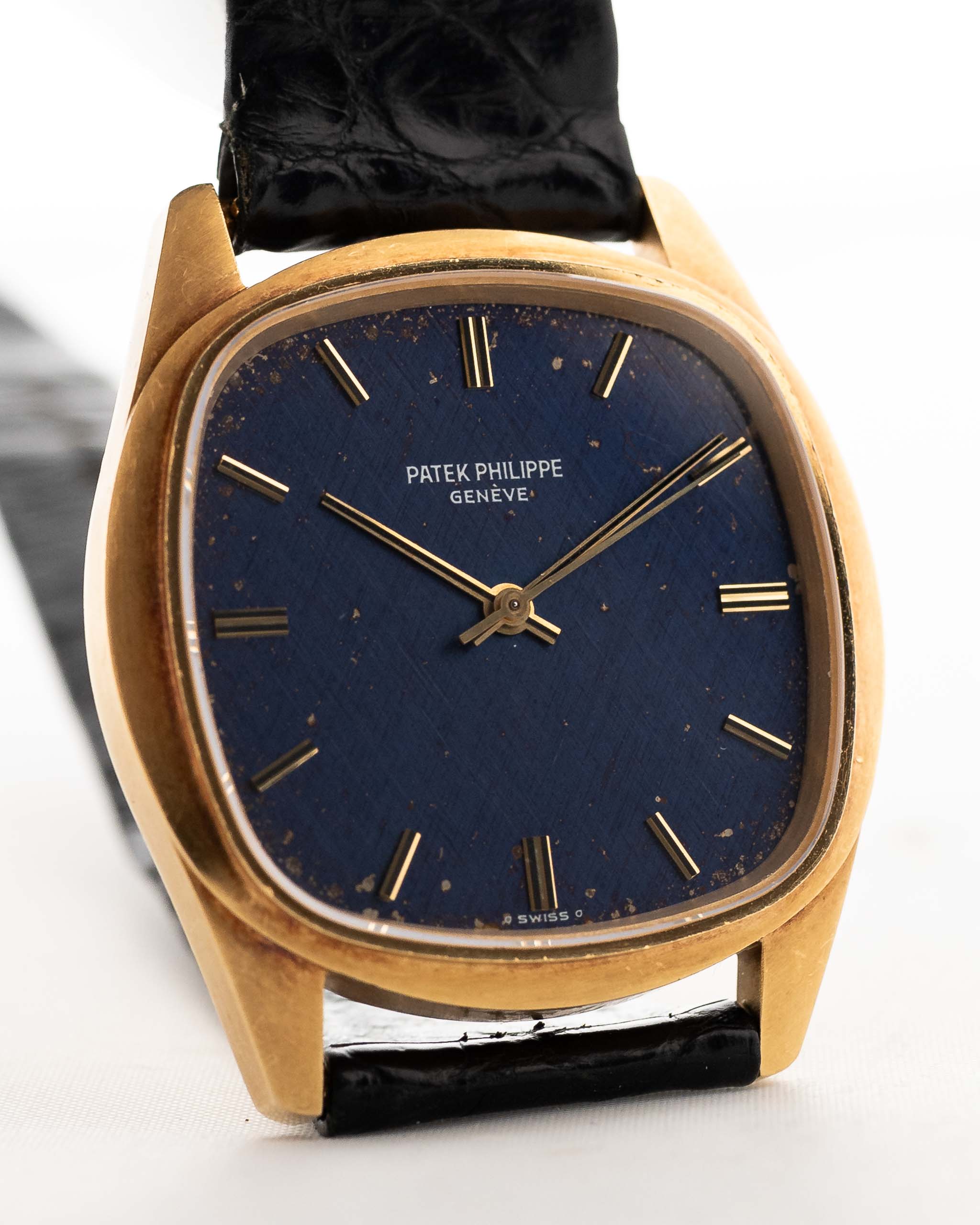 Vintage Patek Philippe Watch 3585 Jumbo Blue from the 1980s with Original Navy Blue Sigma Dial with Stardust Patina.