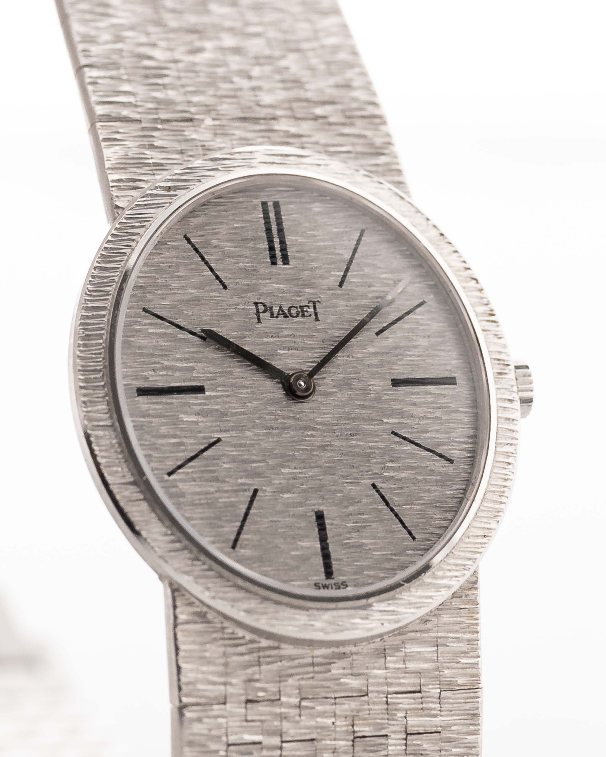 Piaget Watch - Piaget Ellipse 9821 Bark White Gold 1970s - white gold case and white gold bracelet closeup