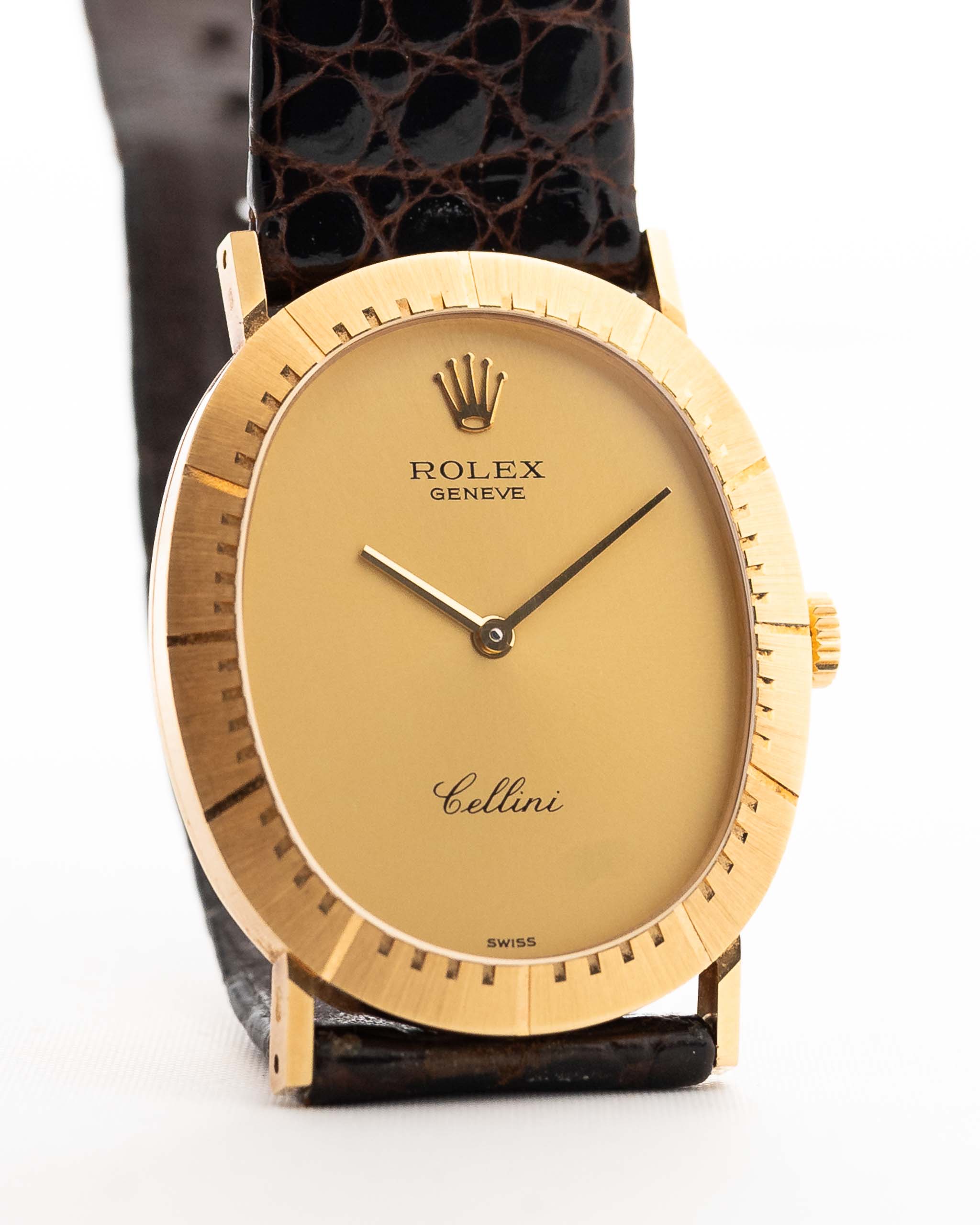 Rolex Watch 4056 Ellipse from 1981. 27.5mm with 18k Yellow Gold, Caliber 1601 in Flawless Golden sunburst dial with Original leather strap.