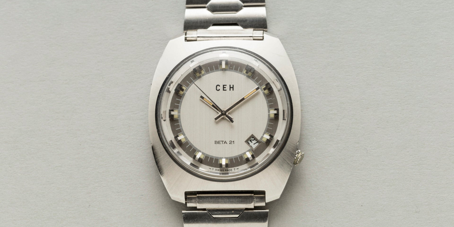 raro e históricamente importante Longines Beta 21 de época para la CEH suiza