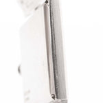 Foto ravvicinata di un Piaget Protocole 9133 Bark 18k degli anni '70. 23 mm in oro bianco 18 carati con movimento a carica manuale, quadrante originale con finitura corteccia e bracciale integrato.