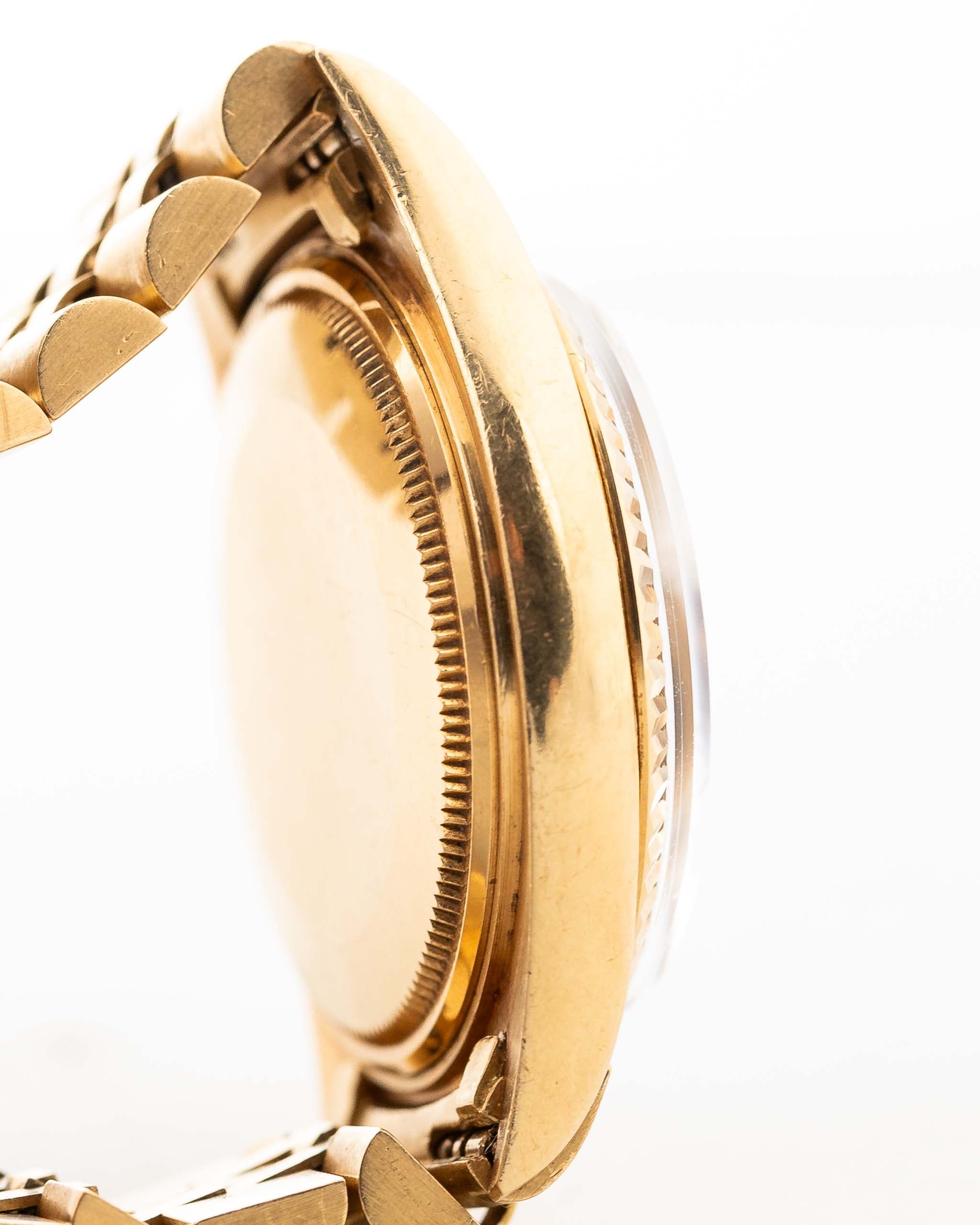 Rolex Datejust 1601 Onyx 1969 vintage con cassa in oro giallo 18 carati Vista laterale