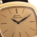 Vintage Piaget TV 12432 Automatic Watch 18K 來自 1970 年代。32.5 毫米,18K 黃金錶殼、12P1 自動機芯,金色錶盤、葉形指針和皮革錶帶。