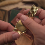 ساعة أوديمار بيغه كوبرا 5403 عتيقة من أوديمار بيغه، ذهب عيار 18 قيراط، مينا ألماس، علبة جامبو، فيديو بالتفاصيل، خلفية ضبابية