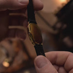 ساعة Vacheron Constantin 39007 Ellipse عتيقة من الذهب عيار 18 قيراط، علبة بيضاوية الشكل، ميناء رمادي، تعبئة يدوية، حزام جلدي أسود، فيديو بالتفاصيل