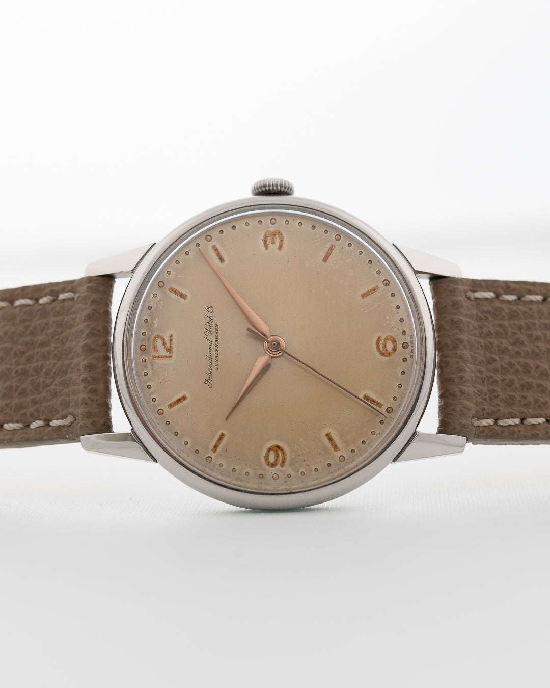 آي دبليو سي فستان IWC بني فاتح 1953 - ساعات Goldammer فينتاج