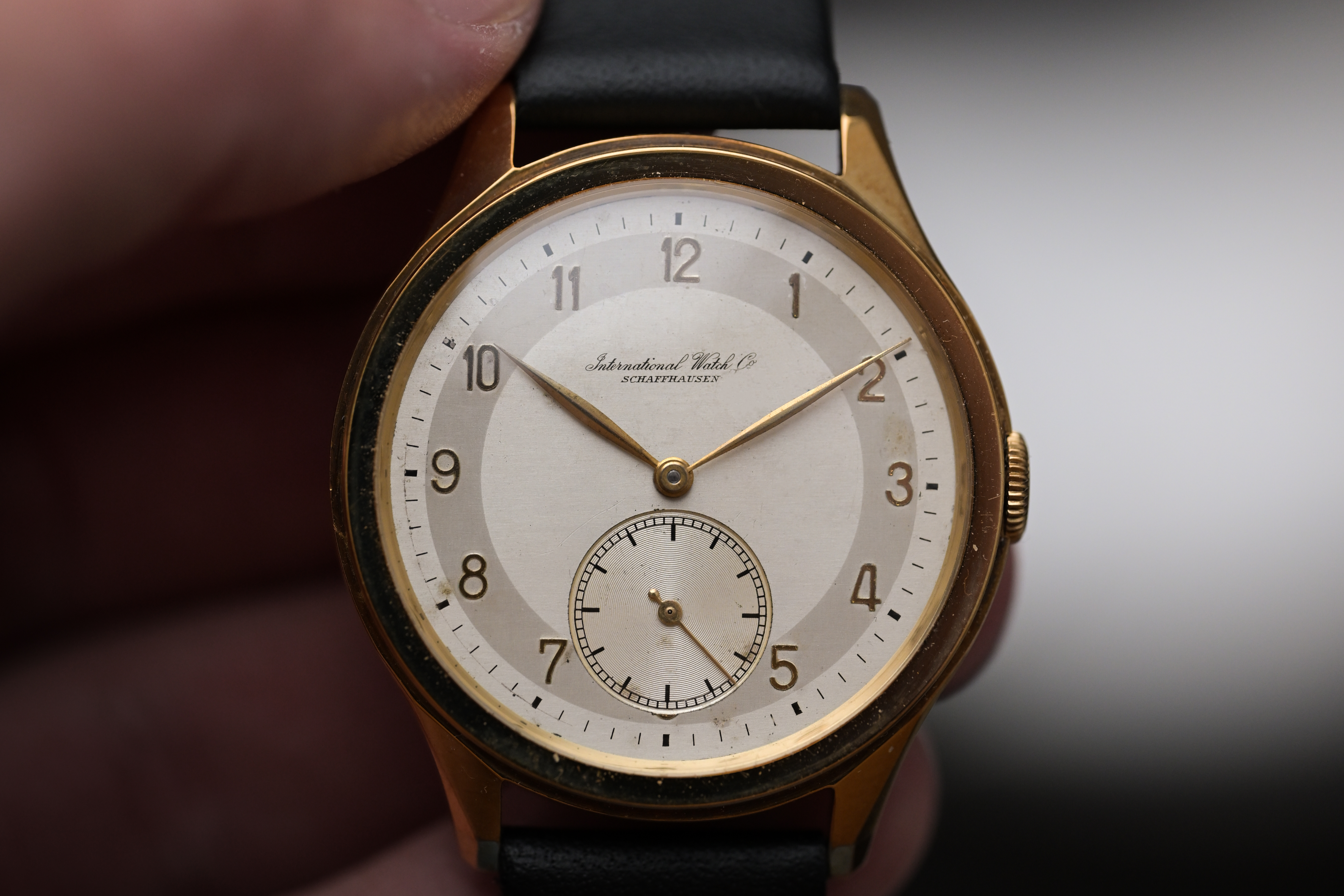 vintage 1940s IWC Hermet in yellow gold with recessed crown