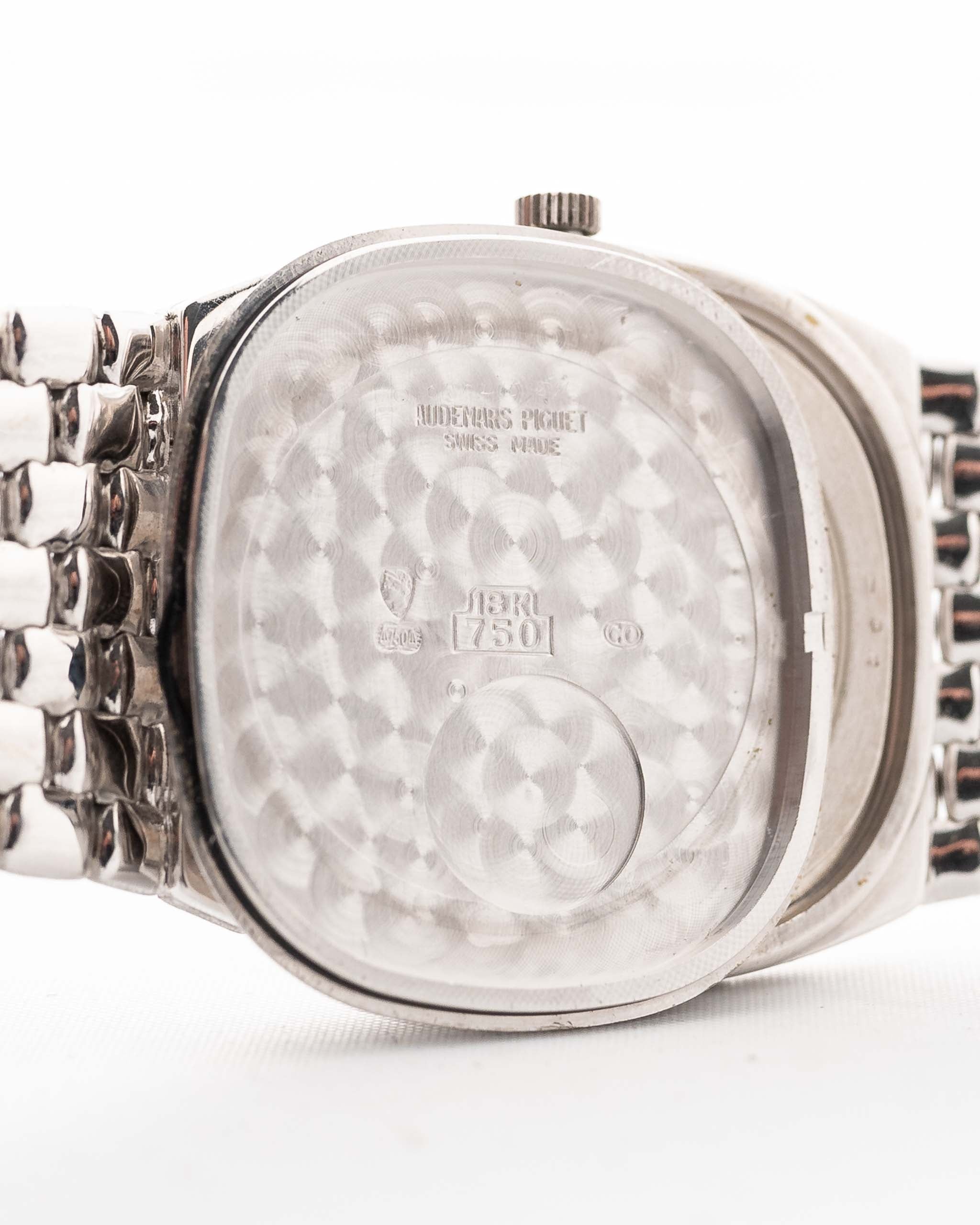 Closeup Photo of a Audemars Piguet Cobra 18k Diamond Blue from the 1990s. 29mm in 18k White Gold with Manual wind movement, Deep blue dial, 32 Diamonds and Adjustable bracelet.