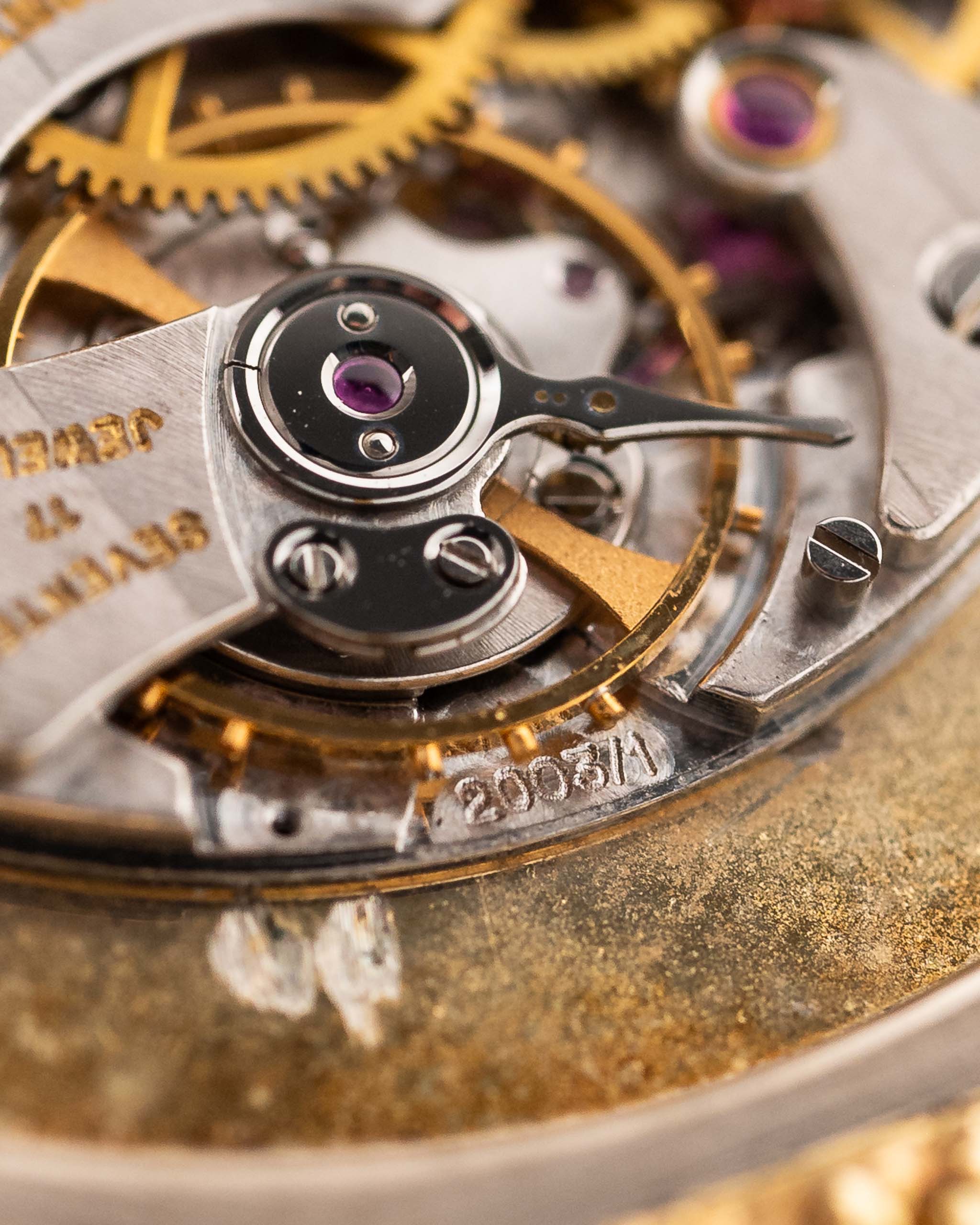 Closeup Photo of a Audemars Piguet Octagon Two Tone 18k from the 1980s. 30mm with 18k Yellow Gold Case, Golden Aventurine Dial, Manual Wind Movement and Yellow Gold Bracelet.