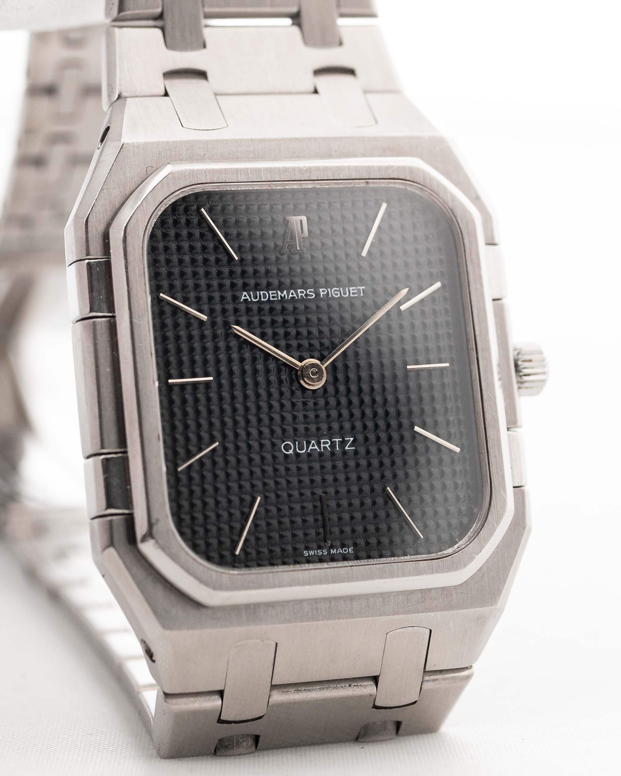 Audemars Piguet Royal Oak used 6005ST 1980s original Audemars Piguet grey Royal Oak (Stern) petite Tapisserie dial
