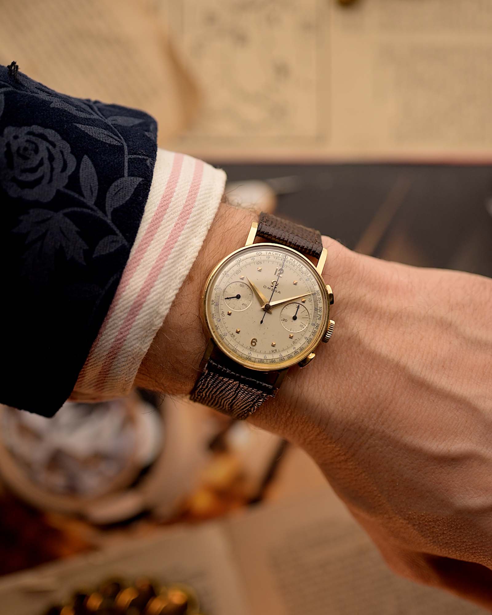 Omega 2393 Chronograph 18k 1960 – GOLDAMMER