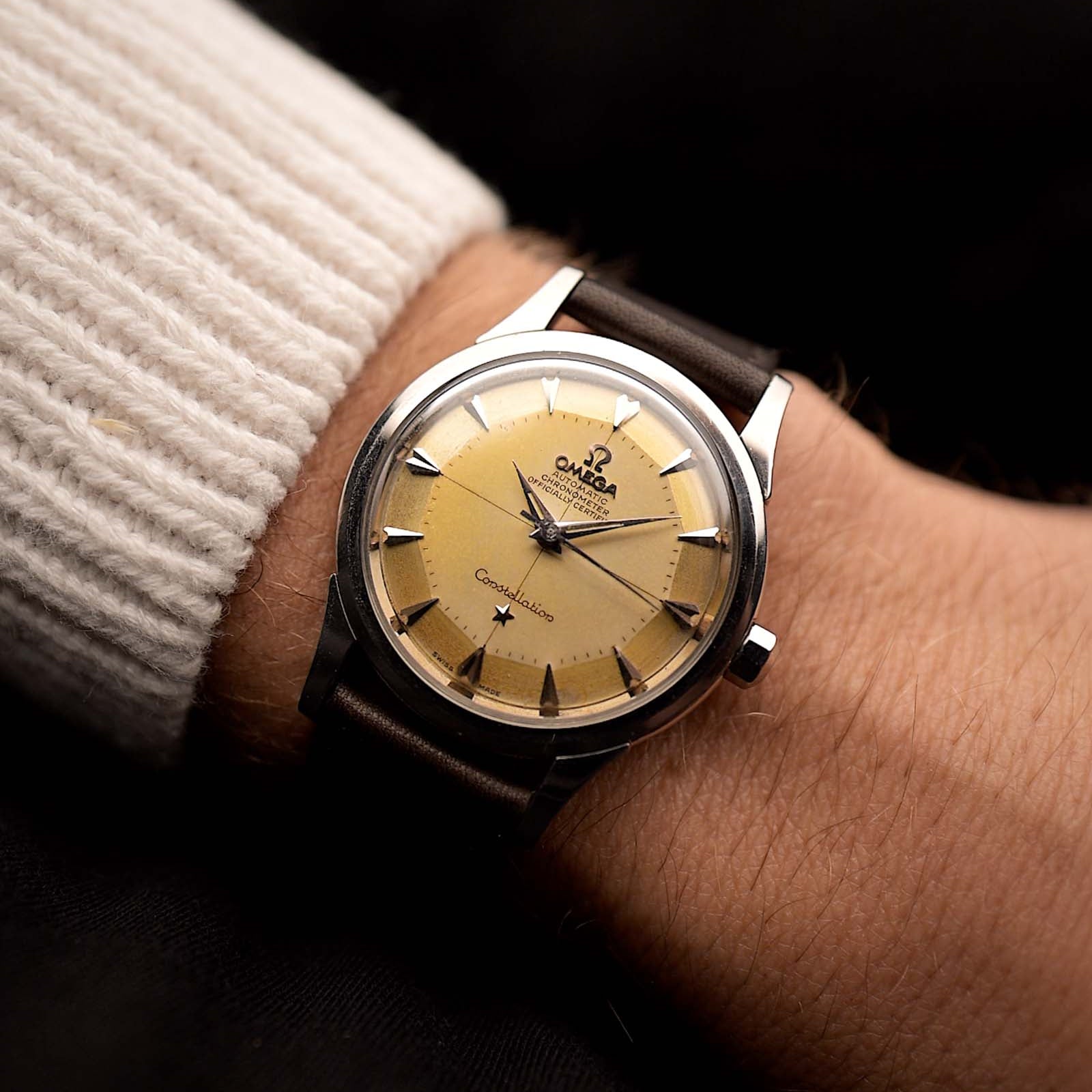 Omega Constellation 2852, Orologio Vintage, cassa in acciaio, quadrante “pie-pan cheesecake”, indossato al polso