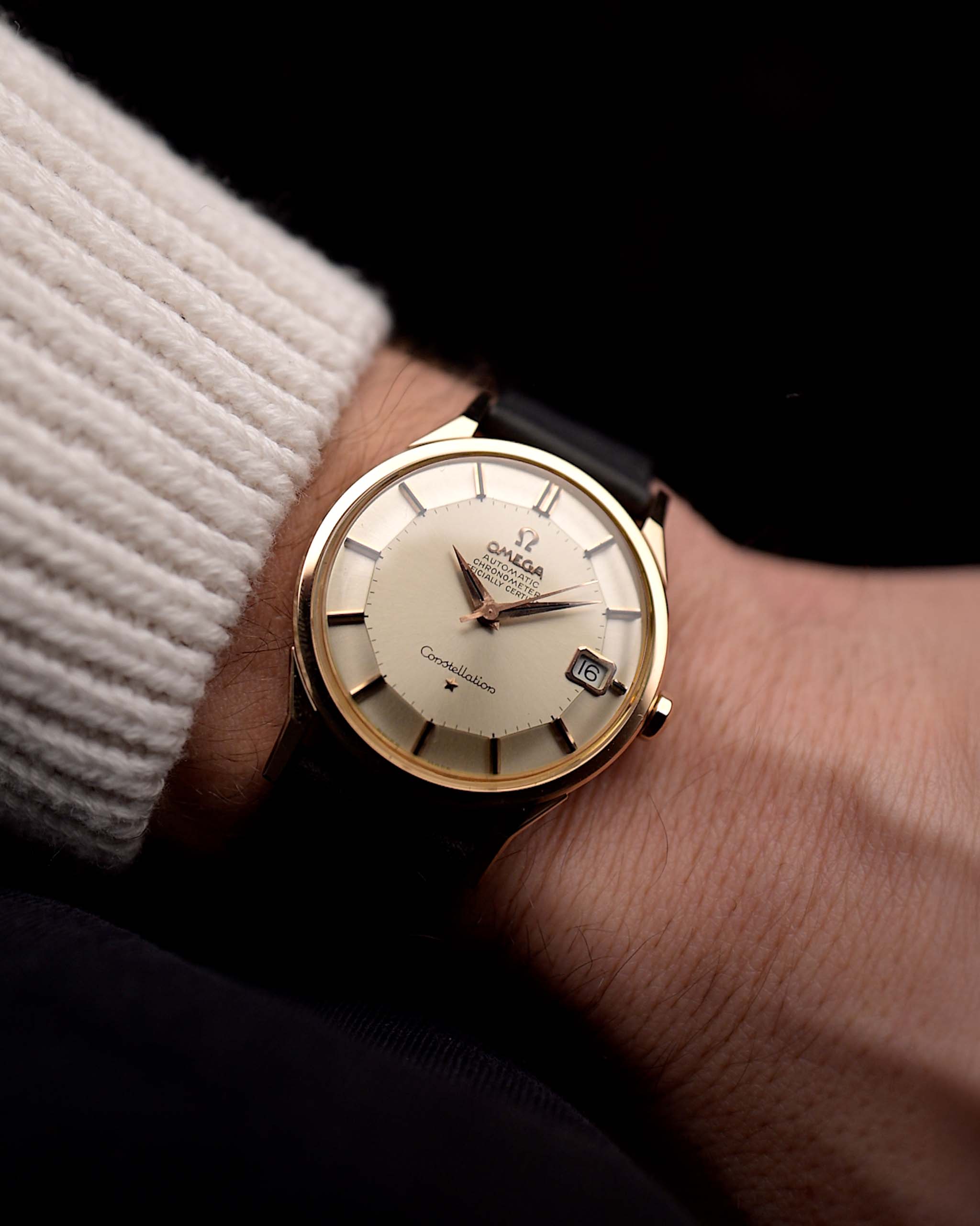 Omega watch - Omega Constellation 168005 Pie Pan 18k Rose 1966 - rose gold case - silver colored pie pan sunburst dial