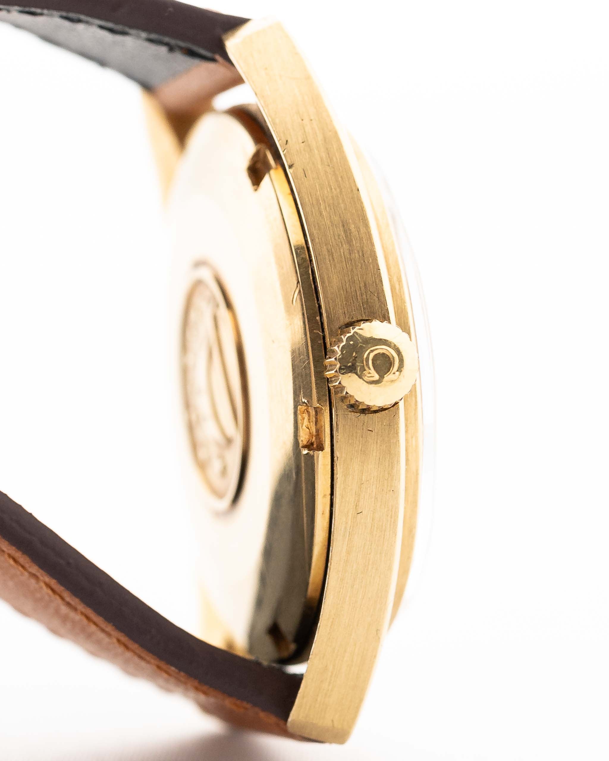 Omega Constellation 168009 C-Shape 18k Date 1967 – GOLDAMMER