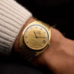 Omega Constellation 168009 Diamond from 1966. 34mm in 18k Yellow Gold with Automatic Caliber 561, Gold Dial with Diamond Markers and 18k Gold Bracelet.