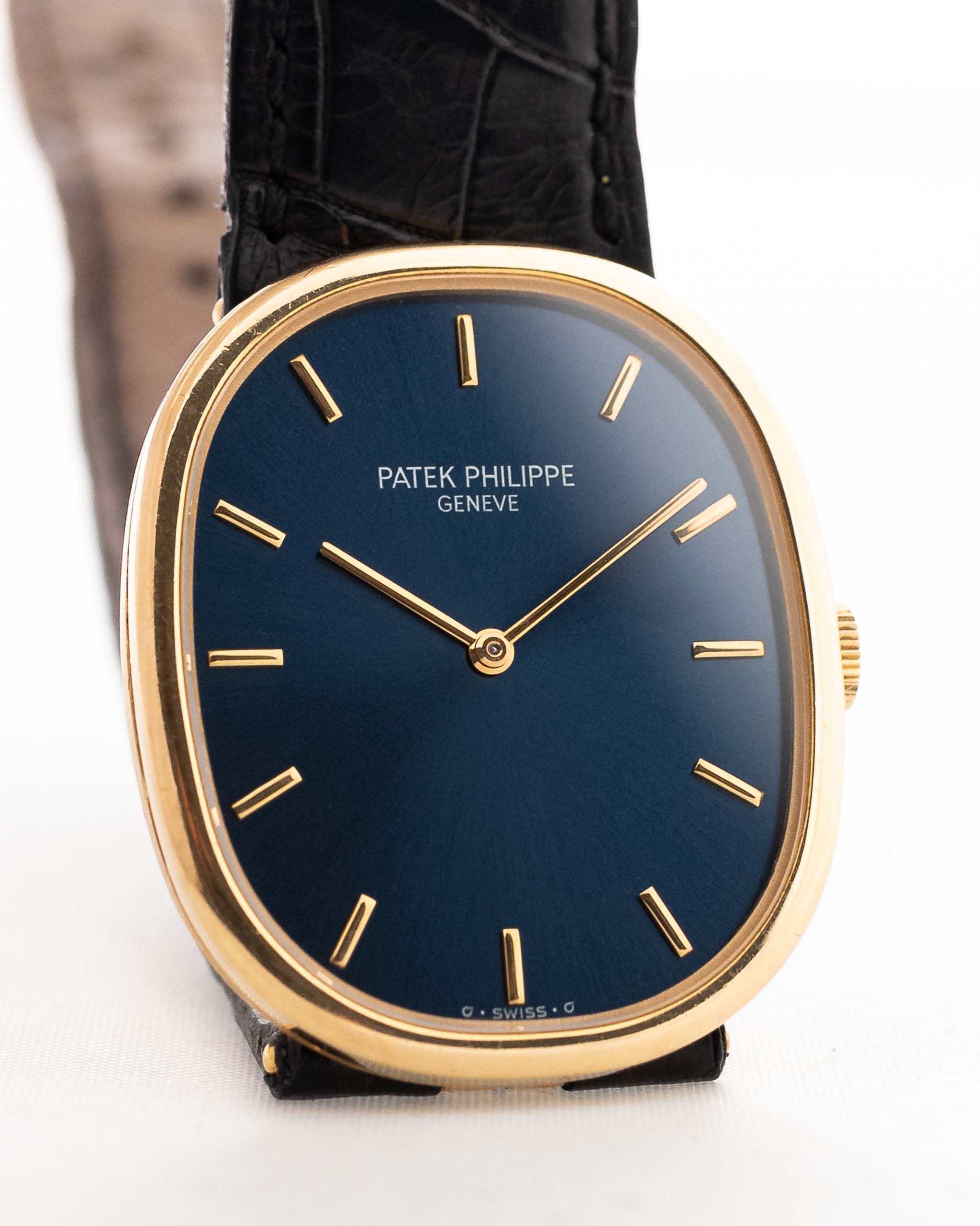 Vintage Patek Philippe Ellipse 3848 d’Or Blue 18k yellow gold Favre & Perret case