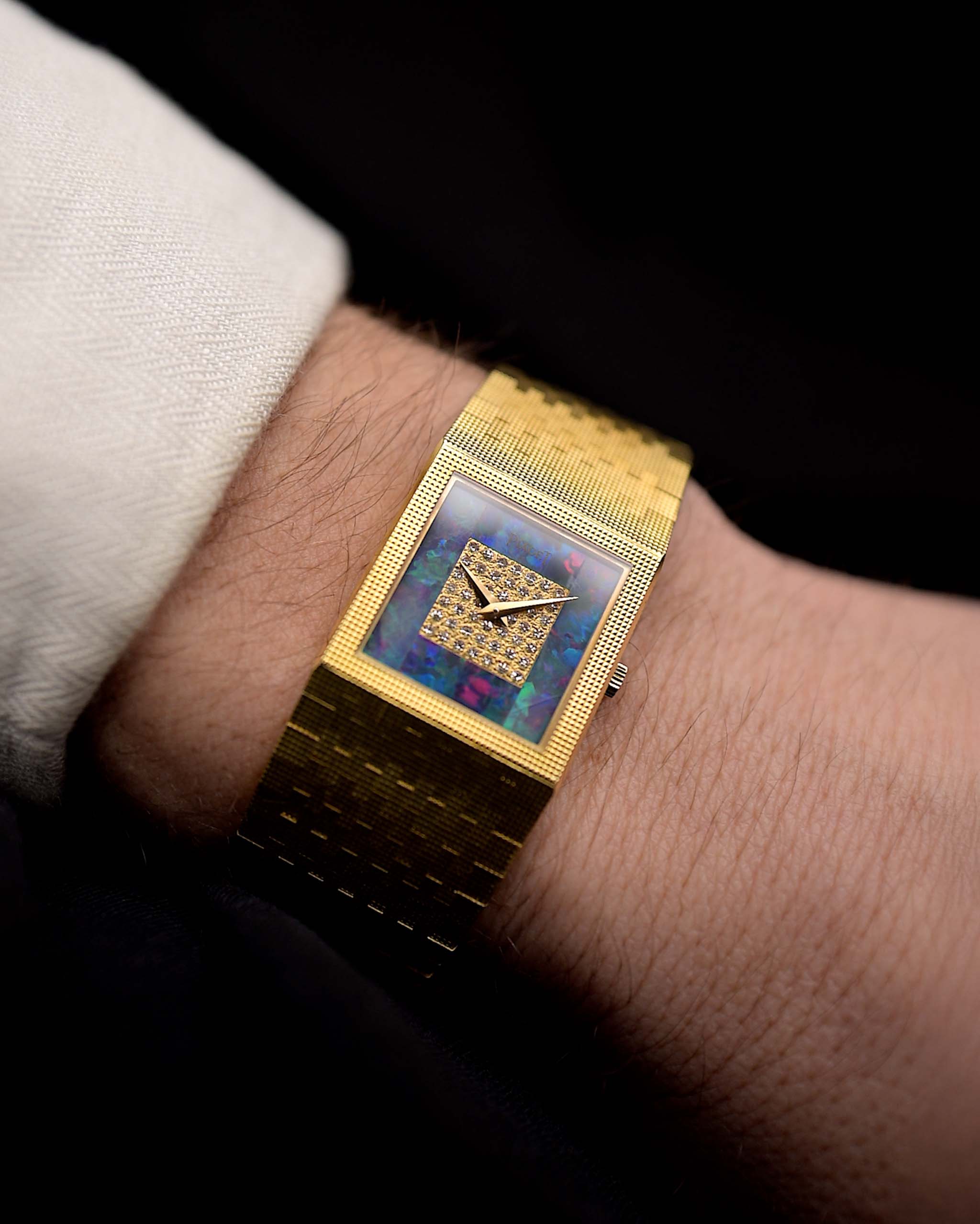 Vintage Piaget Watch 9131 Opal Dial Diamond Square 1989 18k yellow gold