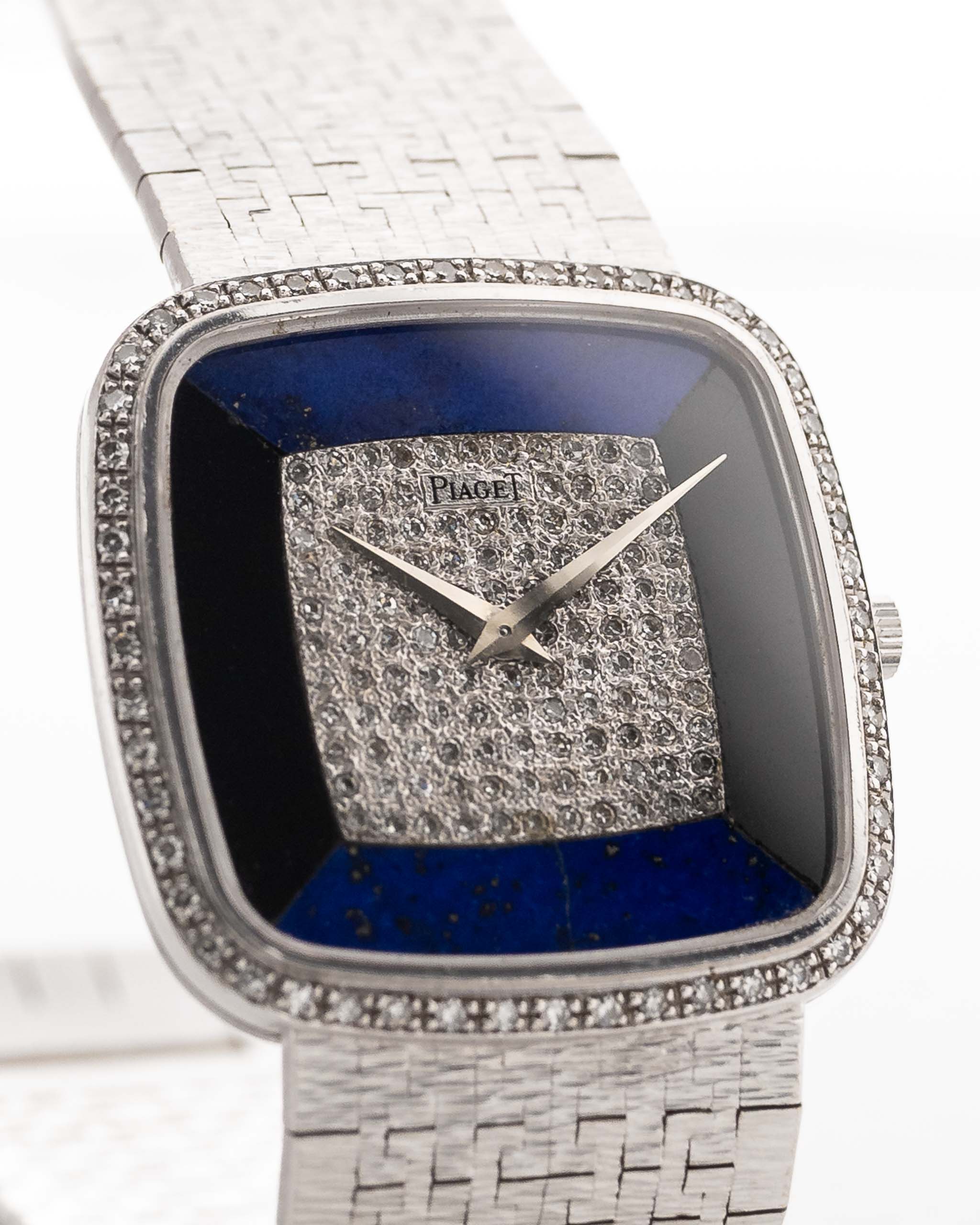 Piaget Watch - Watch Piaget Square 9775 Lapis Onyx 18k white gold Diamond 1970s -  Onyx and Lapislazuli stone dial - white gold bracelet closeup
