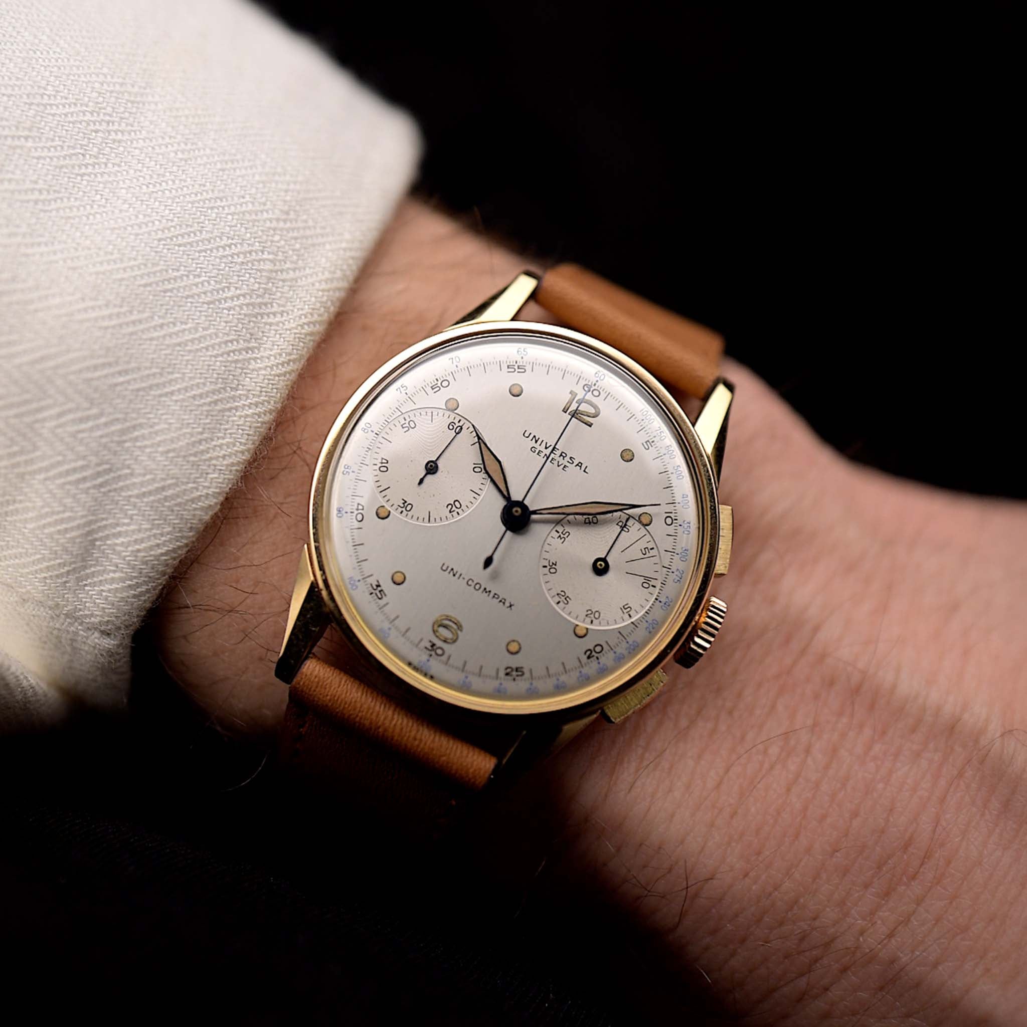 Vintage Universal Geneve 5166 Uni Compax 18k gold 1950
