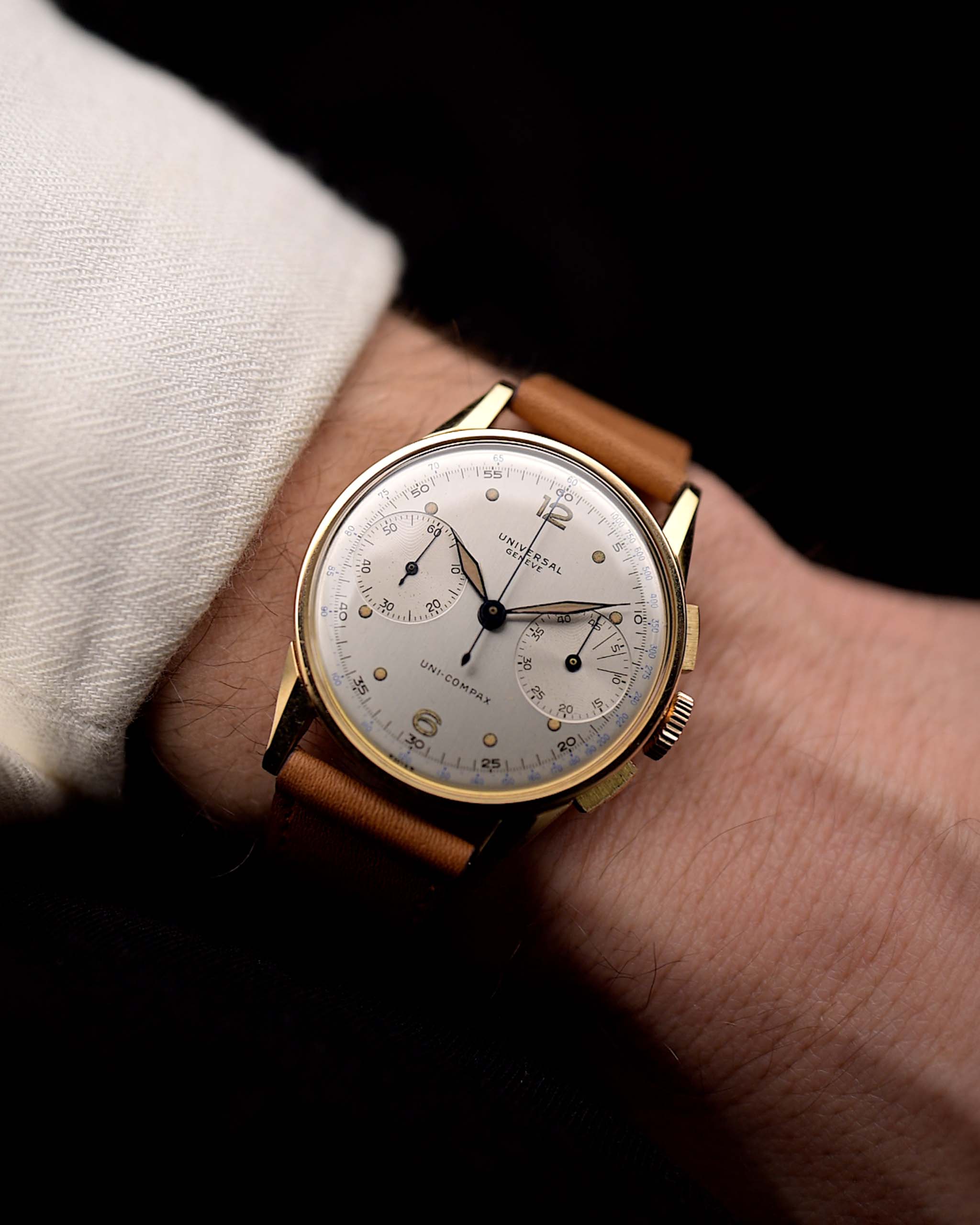 Vintage Universal Geneve 5166 Uni Compax 18k gold 1950
