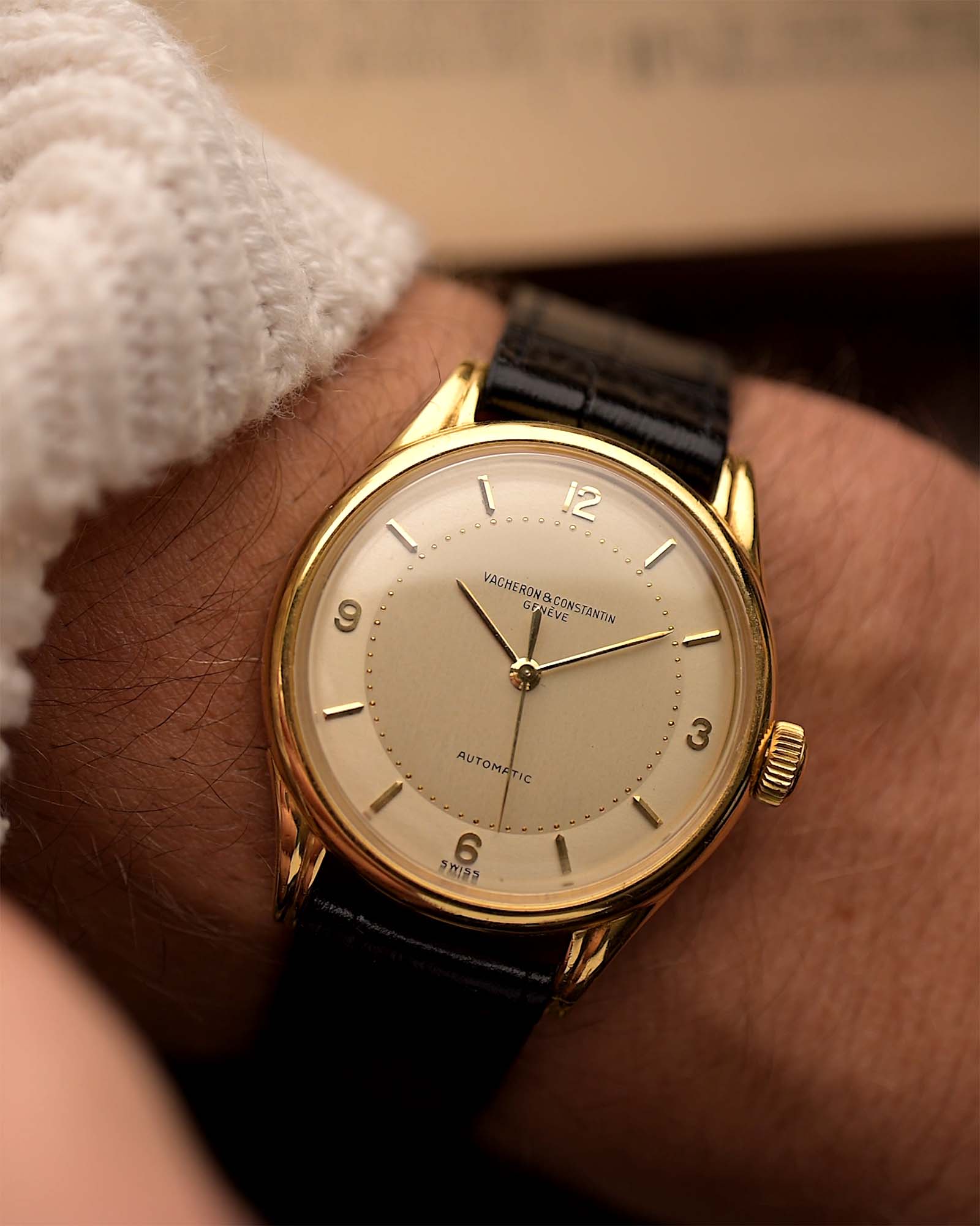 Vintage Vacheron Constantin Patrimony Spillmann Watch from the 1940s. 18k Yellow Gold case, Champagne two-tone dial, Automatic movement and Leather strap.