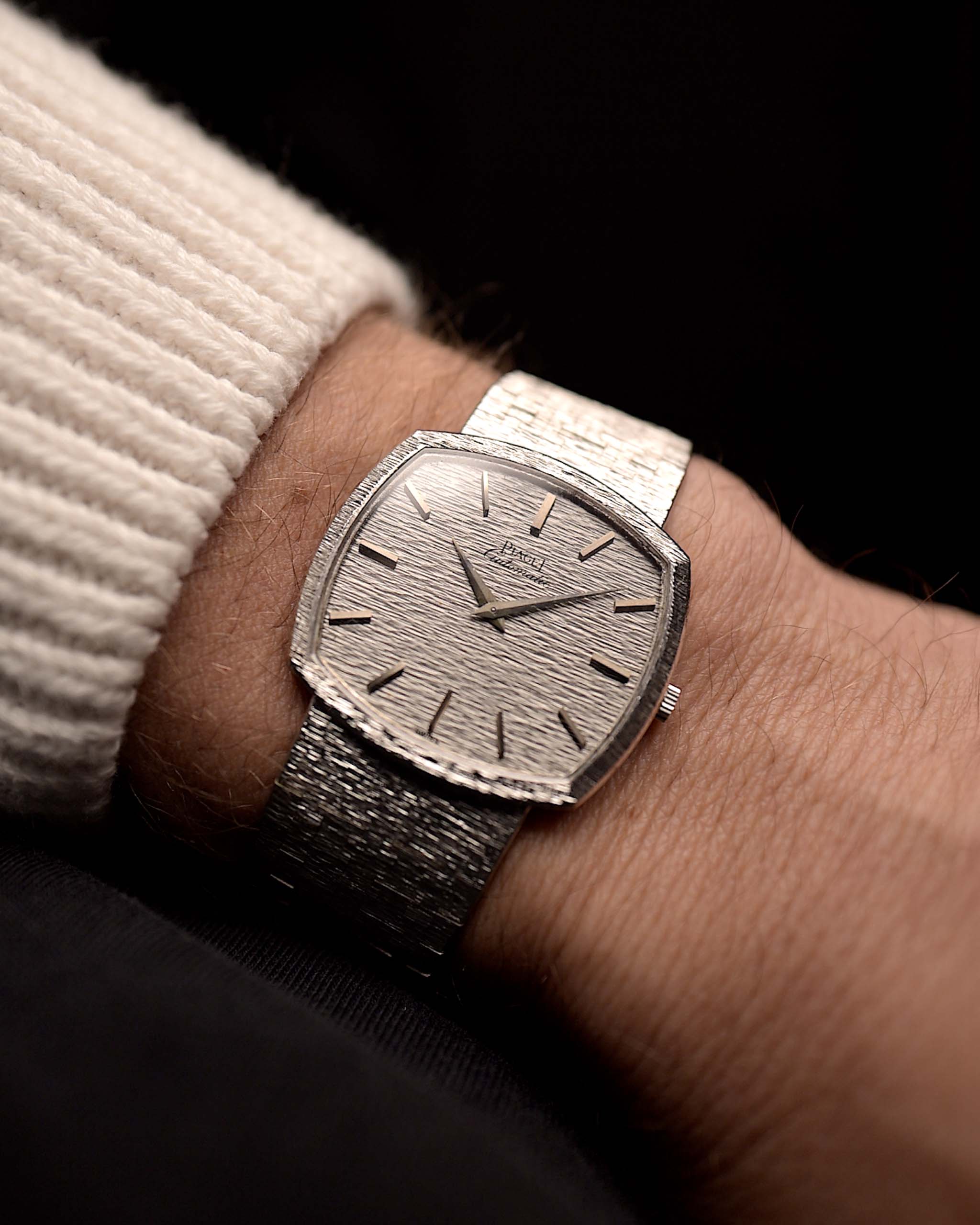 Video of a Audemars Piguet Octagon Black Diamond from the 1970s on a wrist. 31.5mm case in 18k White Gold with Manual Wind Caliber 2003, Black Dial with Diamond Markers ad Adjustable 18k Bracelet.
