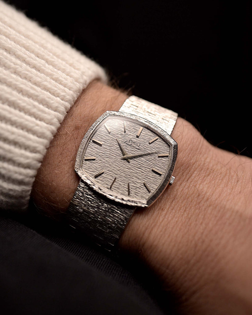 Video of a Audemars Piguet Octagon Black Diamond from the 1970s on a wrist. 31.5mm case in 18k White Gold with Manual Wind Caliber 2003, Black Dial with Diamond Markers ad Adjustable 18k Bracelet.