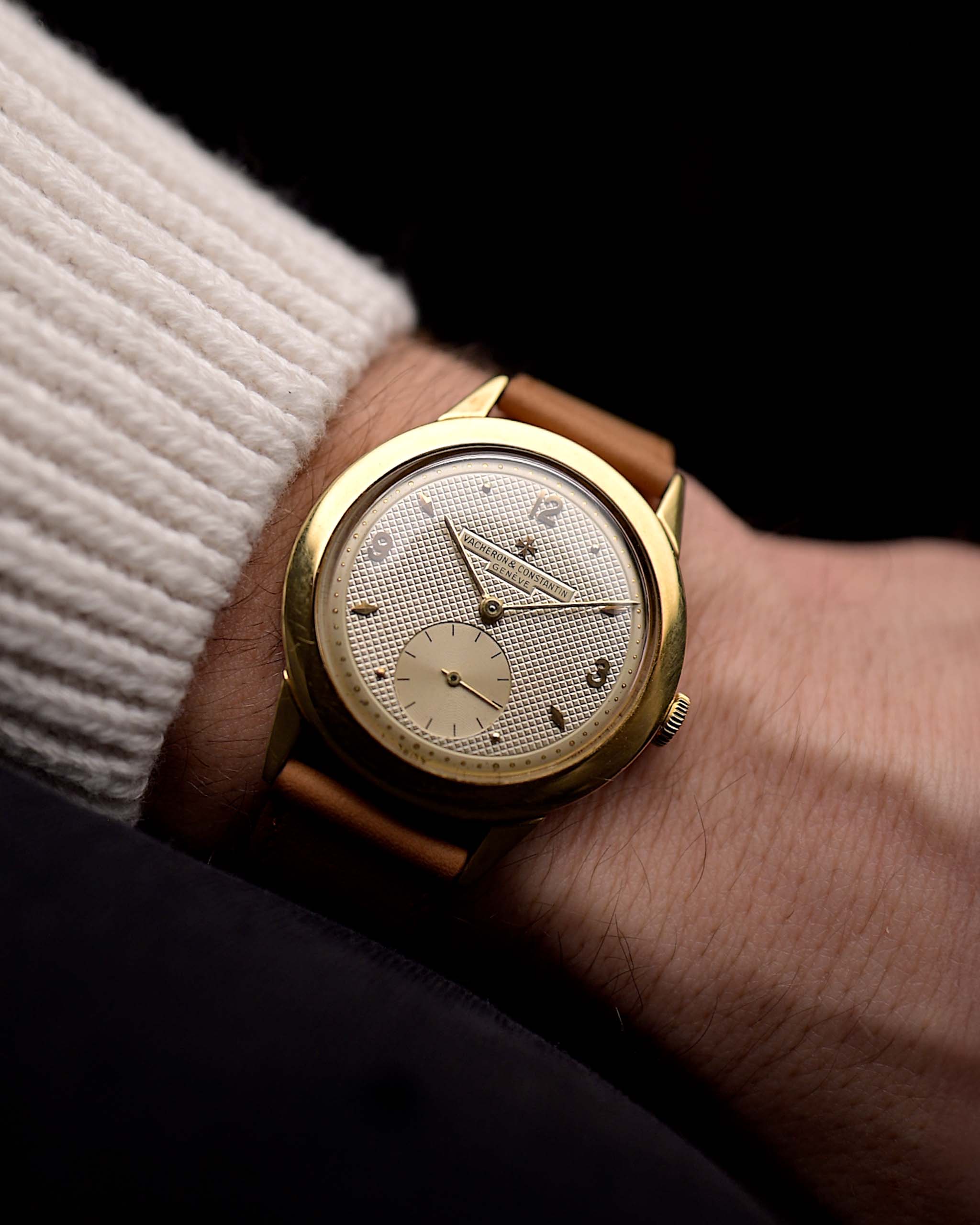 vacheron constantin watch - Vacheron Constantin Guilloché 4711 Sub Second 1950s - yellow gold case - Guilloché dial on wrist