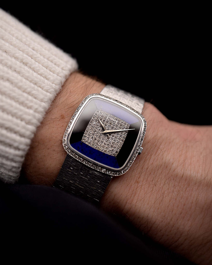 Piaget Watch - Watch Piaget Square 9775 Lapis Onyx 18k white gold Diamond 1970s -  Onyx and Lapislazuli stone dial - white gold bracelet on wrist