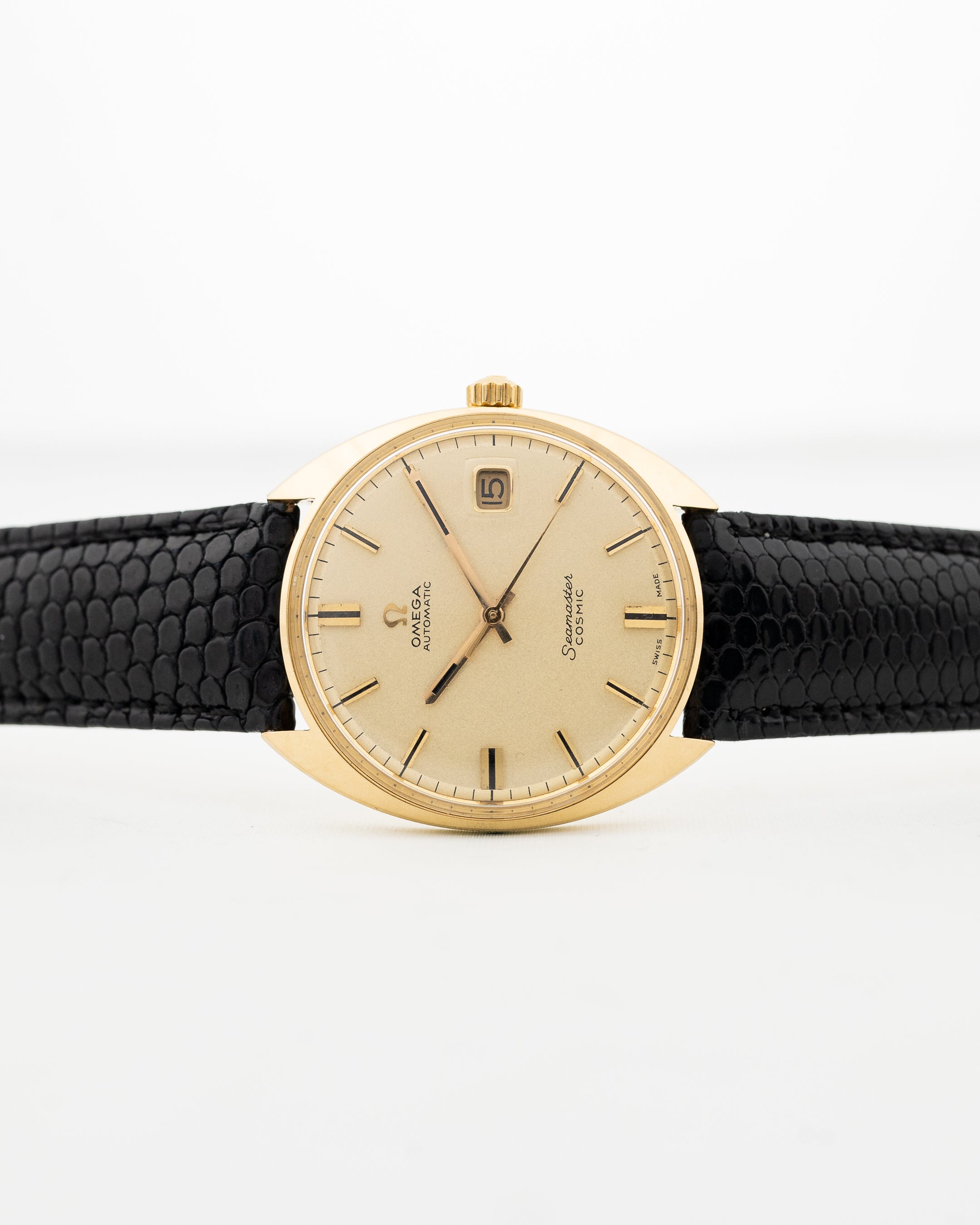 Omega seamaster store cosmic gold