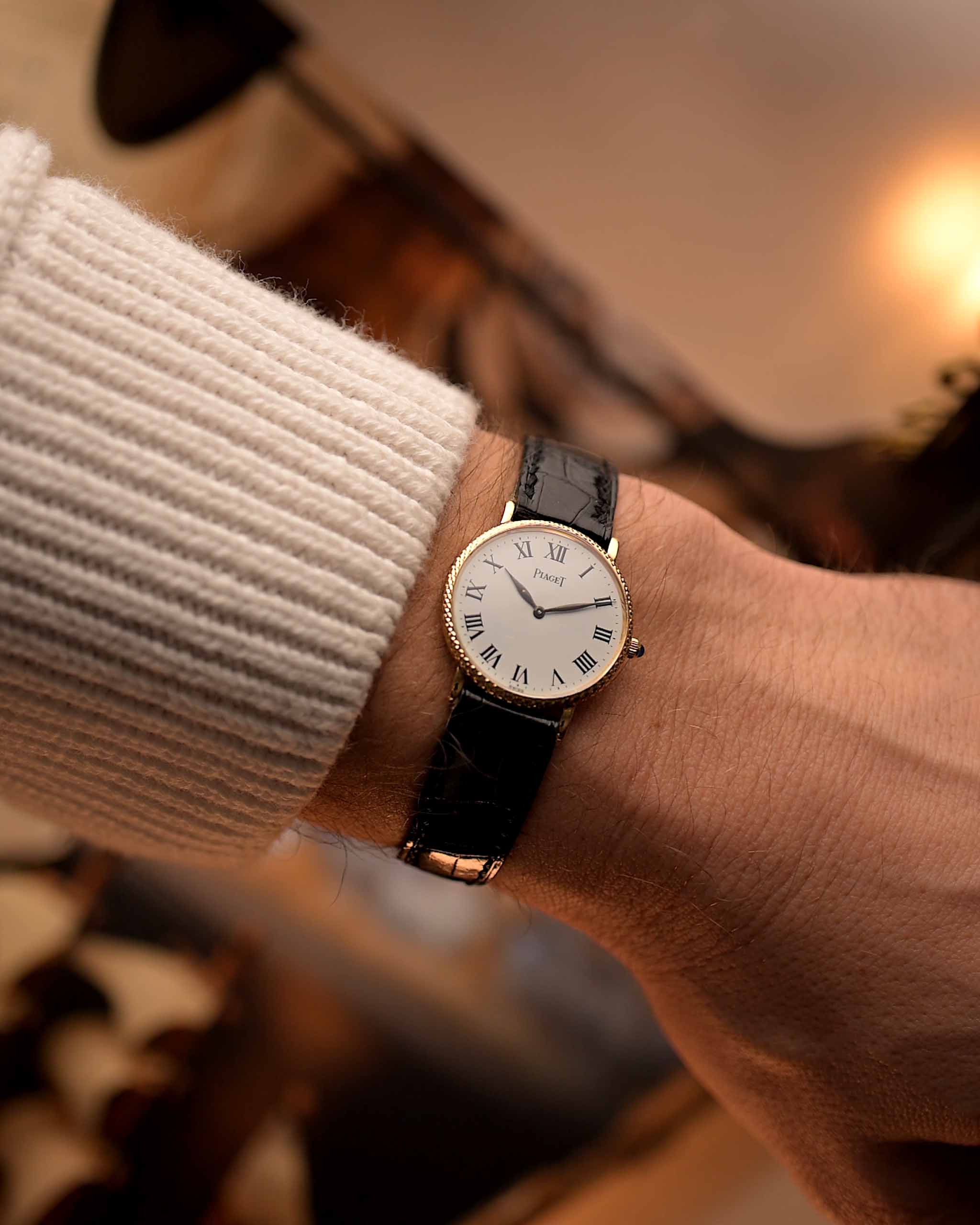 Vintage Piaget 9016 Altiplano Uhr an einem Handgelenk
