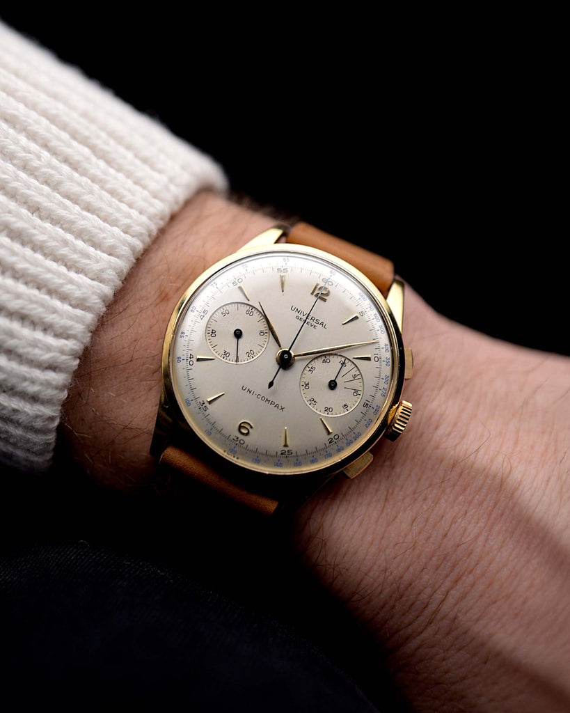Video einer Vacheron Constantin 6592 Automatic aus den 1960er Jahren an einem Handgelenk. 35,5 mm großes Gehäuse aus 18 Karat Gelbgold mit Automatikwerk, originalem silberfarbenem Zifferblatt und Lederarmband.