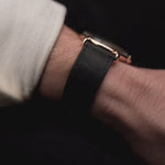 Vintage Cacheron Constantin Uhr - Vacheron Constantin 18k Rose Gold Teardrop Railroad 1940s am Handgelenk