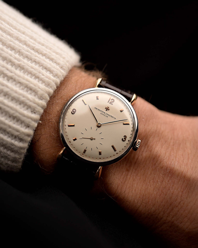 Vintage Vacheron Constantin Sub Second Teardrop Uhr, zweifarbiges Gehäuse, silbernes Zifferblatt, Handaufzug, braunes Lederarmband, schwarzer Hintergrund, Video