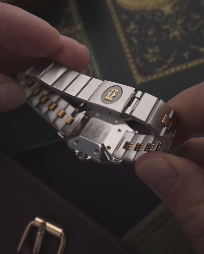 Cartier Santos Carrée 2961 Godron Ghost 1990er Jahre. 29 mm aus zweifarbigem Edelstahl-Gelbgold, schiefergraues Ghost-Zifferblatt, Automatik und Godron-Armband.