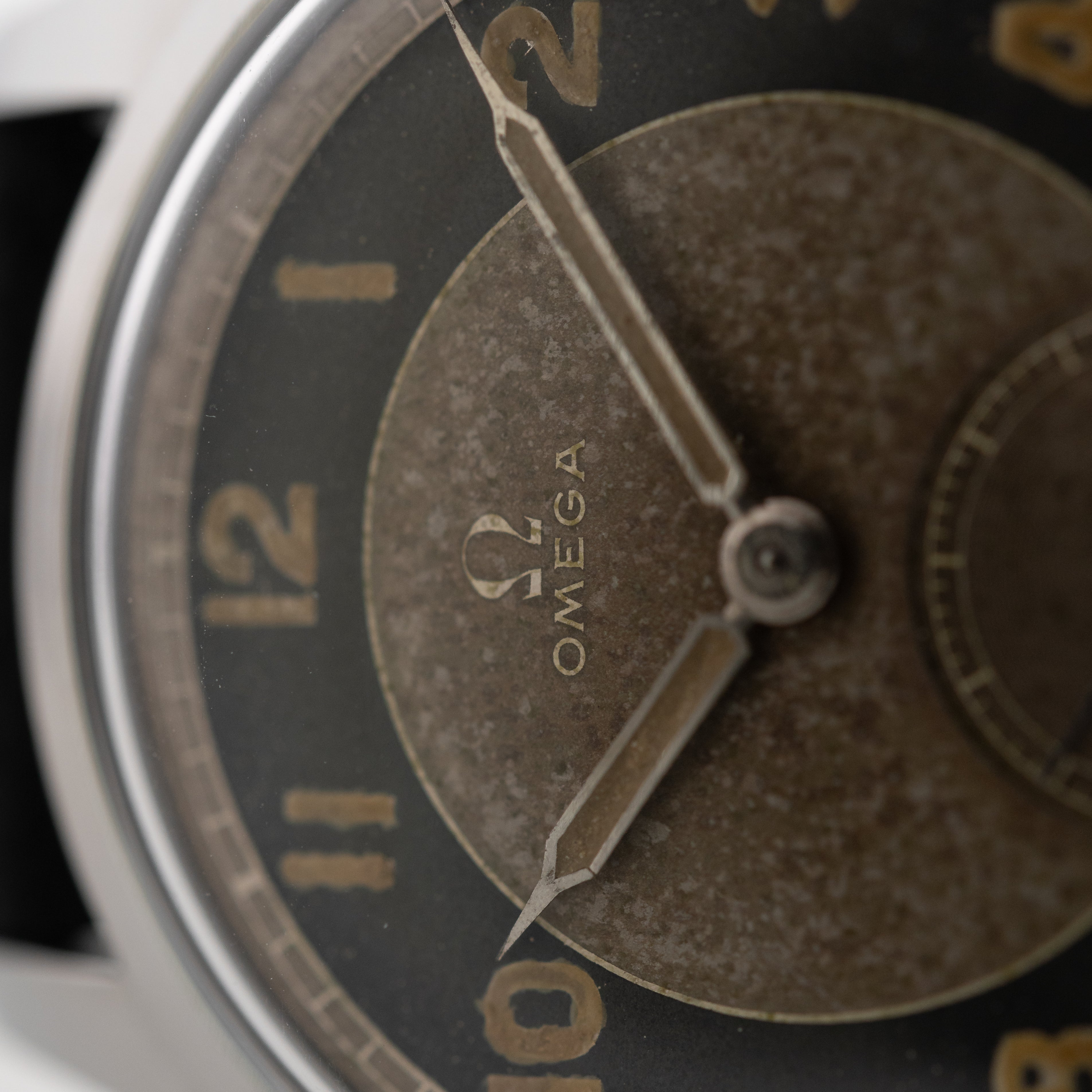 Omega Souverän zweifarbig 1943 - Goldammer Vintage Uhren