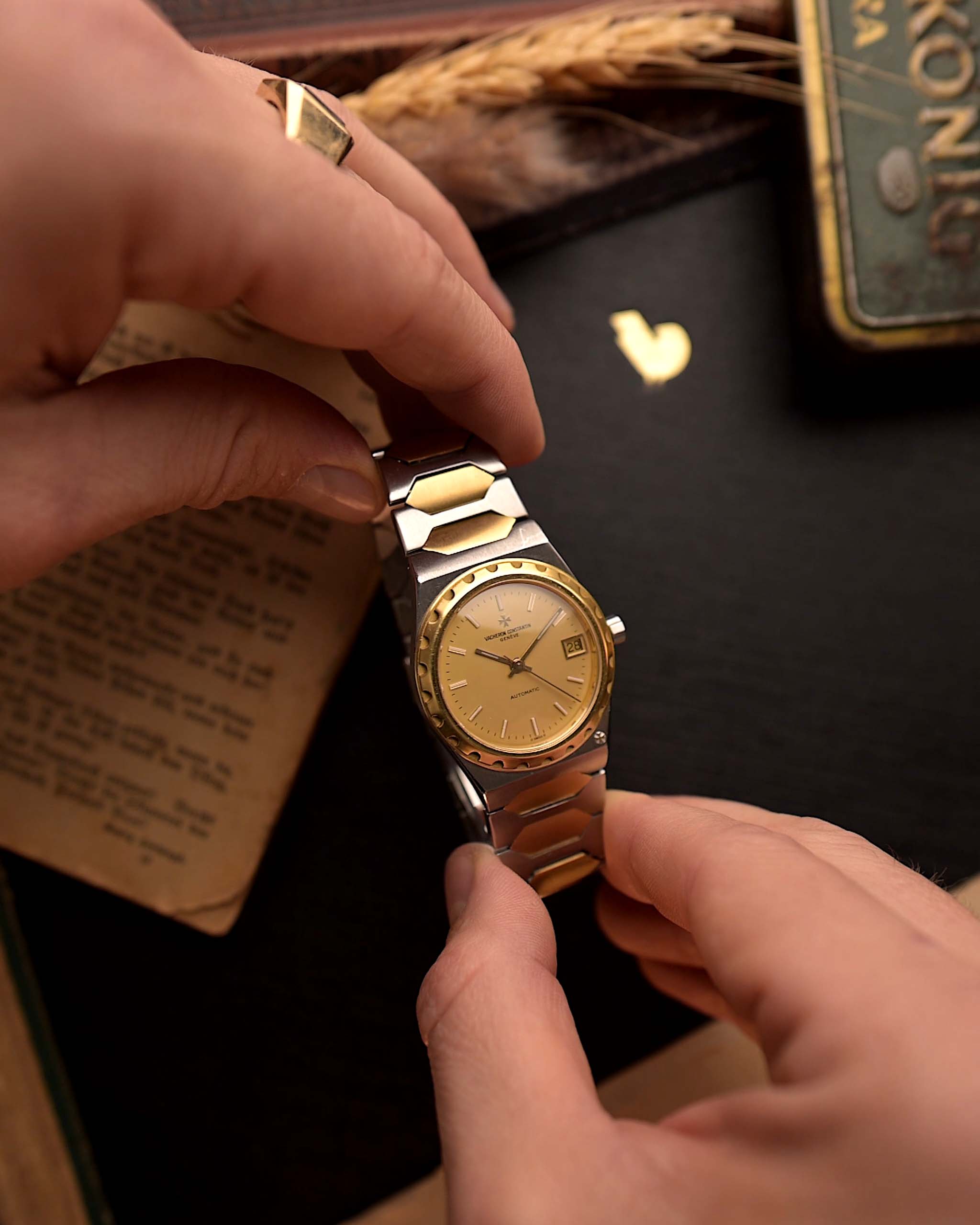 Reloj vintage Vacheron Constantin 222 Two Tone años 80, caja de 33,5 mm de acero inoxidable y oro de 18 quilates, automático Calibre 1124, esfera dorada en las agujas