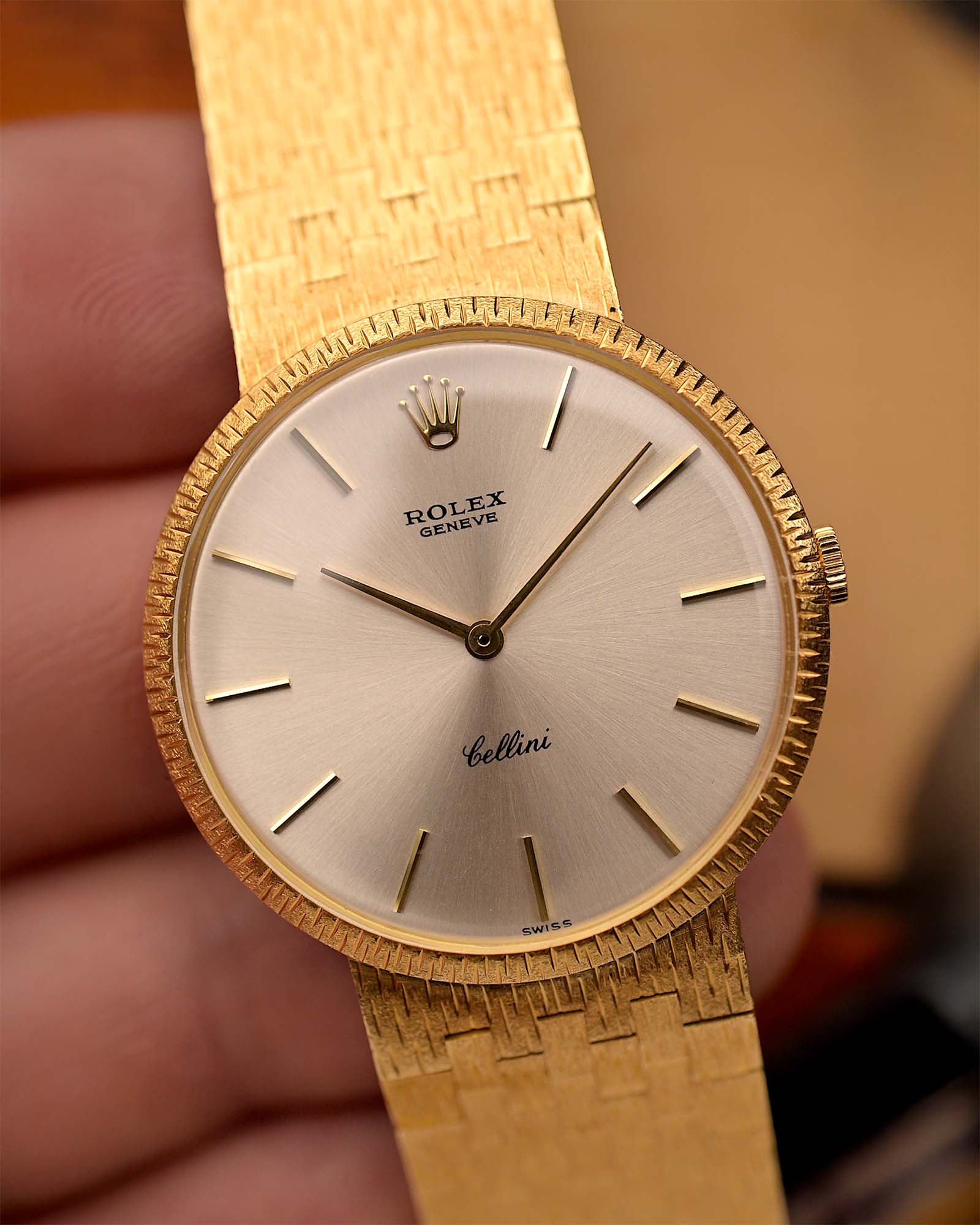 Rolex Cellini 3661 18k from 1968. 31mm in 18k Yellow Gold with Rolex Cal. 1600 Manual wind, Flawless sunburst silver dial and Gold bracelet.
