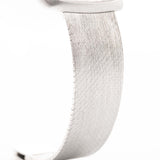 Photo en gros plan d'une Rolex Cellini 3805 Square 18k de 1970. 31.5mm en or blanc 18k avec mouvement à remontage manuel, cadran original argenté et bracelet en or blanc.