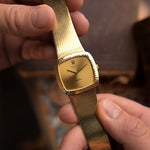 Montre vintage Rolex Cellini 4084 Square 18k de 1978. 30mm avec boîtier en or jaune 18k, mouvement à remontage manuel, cadran doré et bracelet original en or jaune 18k.