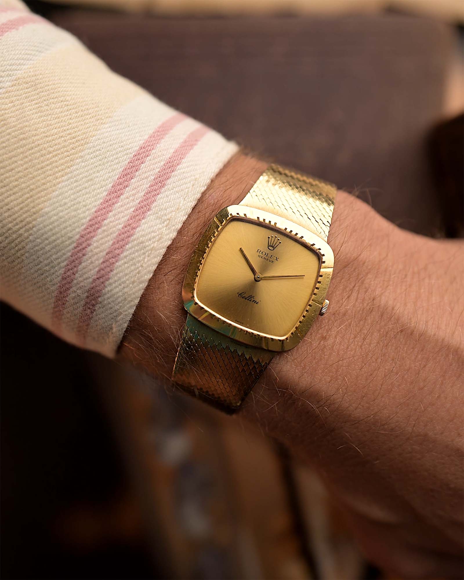 Montre vintage Rolex Cellini 4084 Square 18k de 1978. 