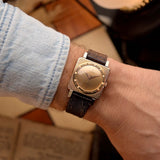 Universal Genève 10359 Cioccolatone 18 carats rose 1960