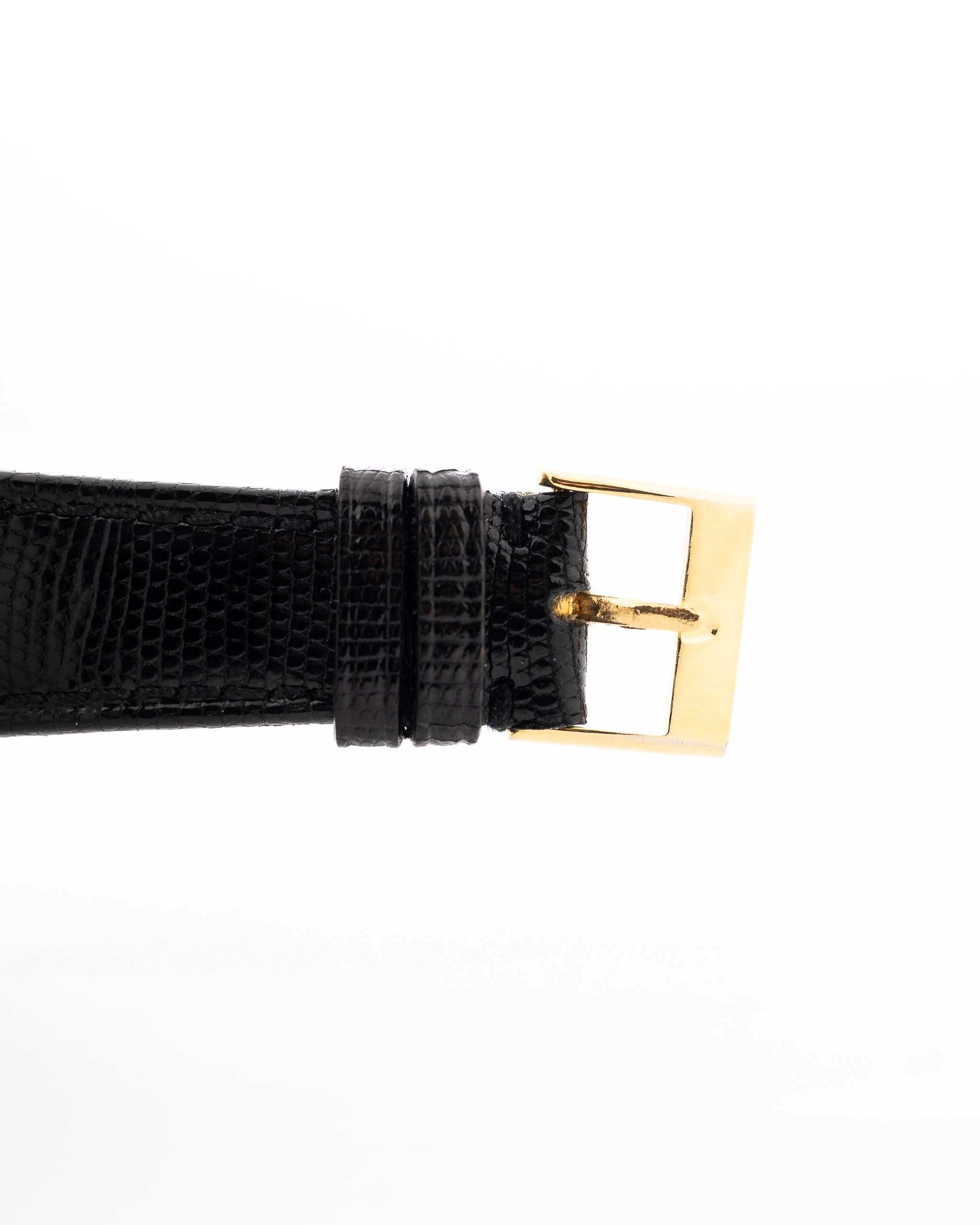 Vintage Vacheron Constantin 4217 Rose des années 1940 Bracelet cuir avec boucle. 33,5 mm avec boîtier en or rose 18 carats, calibre V454 à remontage manuel, cadran miel d'origine et bracelet en cuir. V454, cadran miel d'origine et bracelet cuir.