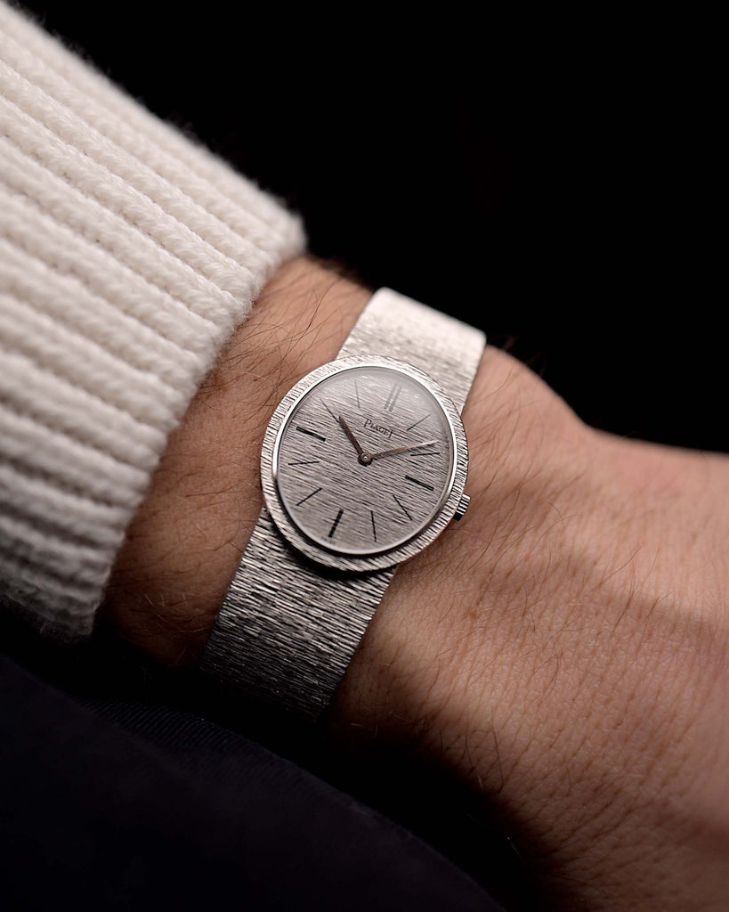 Montre Piaget - Piaget Ellipse 9821 Bark White Gold 1970s - boîtier en or blanc et bracelet en or blanc au poignet