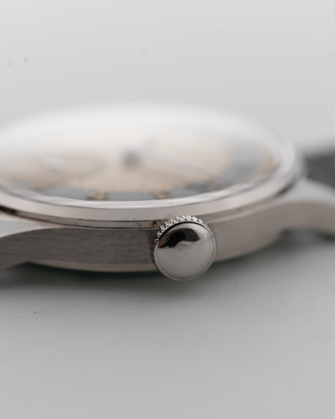 Omega Tuxedo deux tons 1947 - Goldammer Montres Vintage
