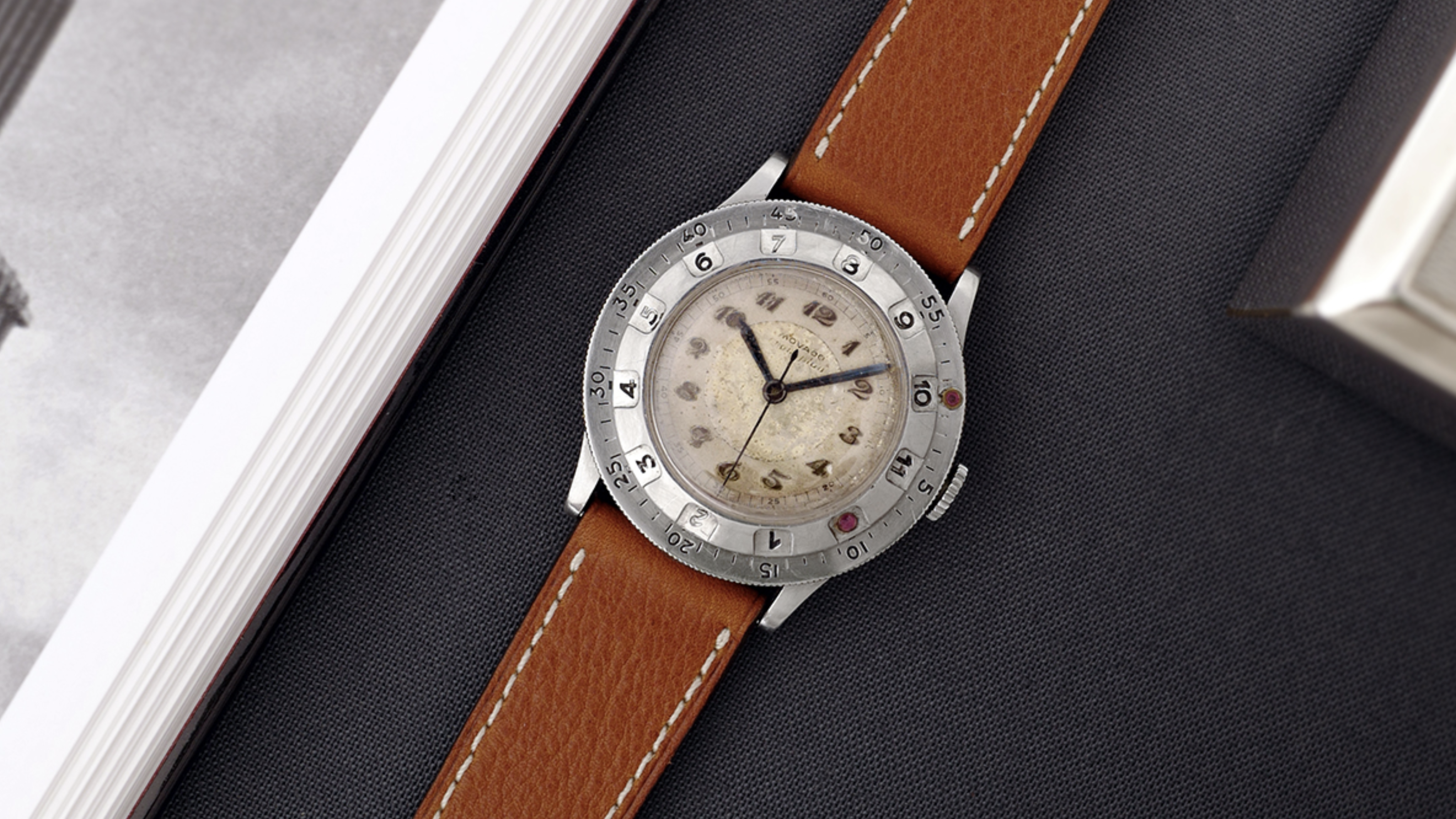 orologio Movado Chronoplan vintage del 1930 con due lunette girevoli