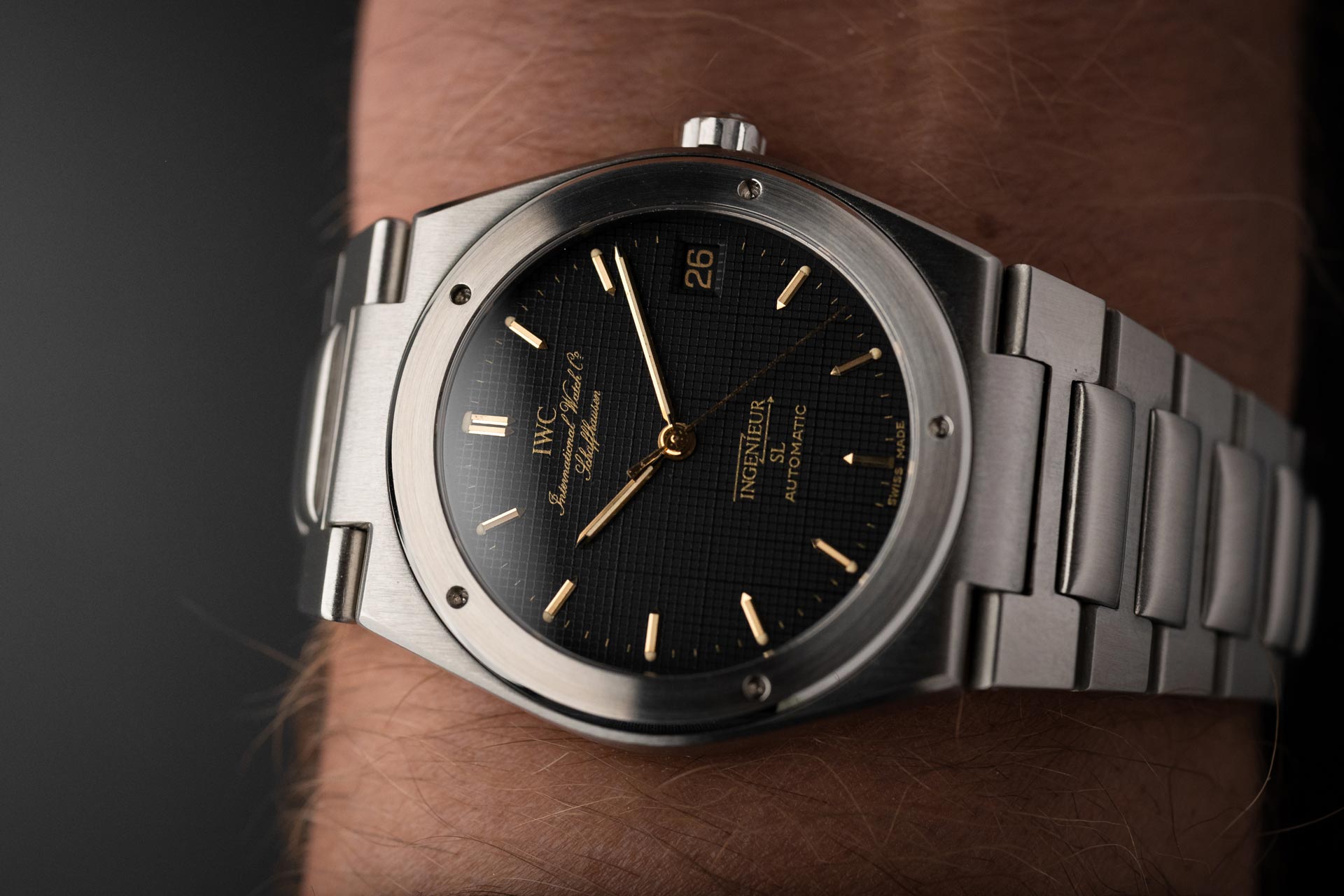 splendido IWC Ingenieur vintage anni '80 ref. 3505 con quadrante in carta millimetrata nera