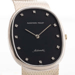 Audemars Piguet Vintage oro bianco Diamond Ellipse 1970 con quadrante nero e bracciale AP oro bianco 18 carati primo piano